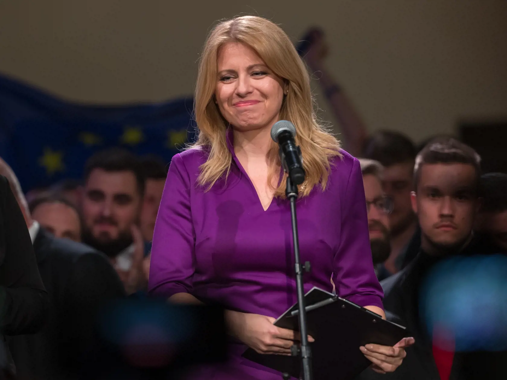 Kandidátka na post prezidenta Slovenskej republiky Zuzana Čaputová, prichádza počas druhého kola do svojej volebnej centrály v bratislavskej Starej tržnici po ohlásení predbežných výsledkov, aby v kruhu priateľov a médii oslávila svoje víťazstvo.