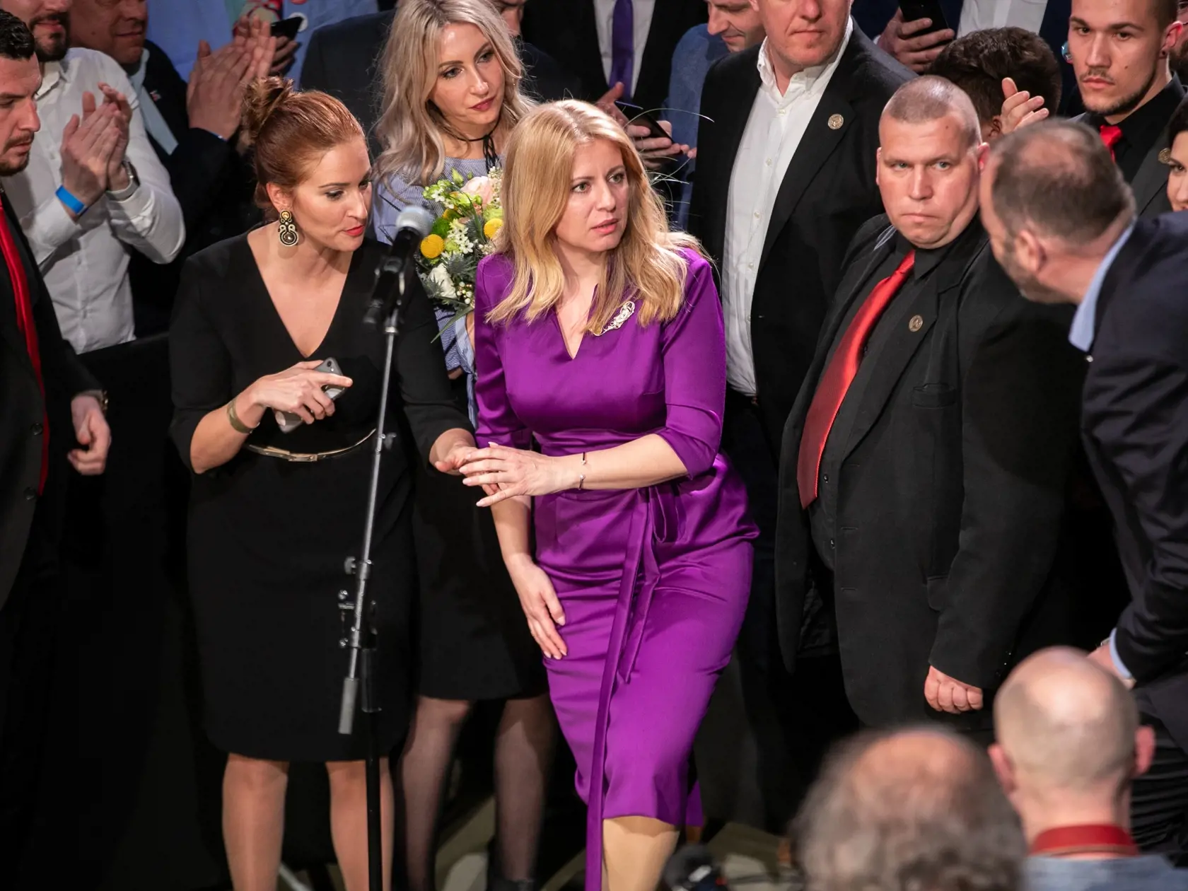 Druhé kolo prezidenskych volieb v štábe Zuzany Čaputovej na fotke Zuzana Čaputová.