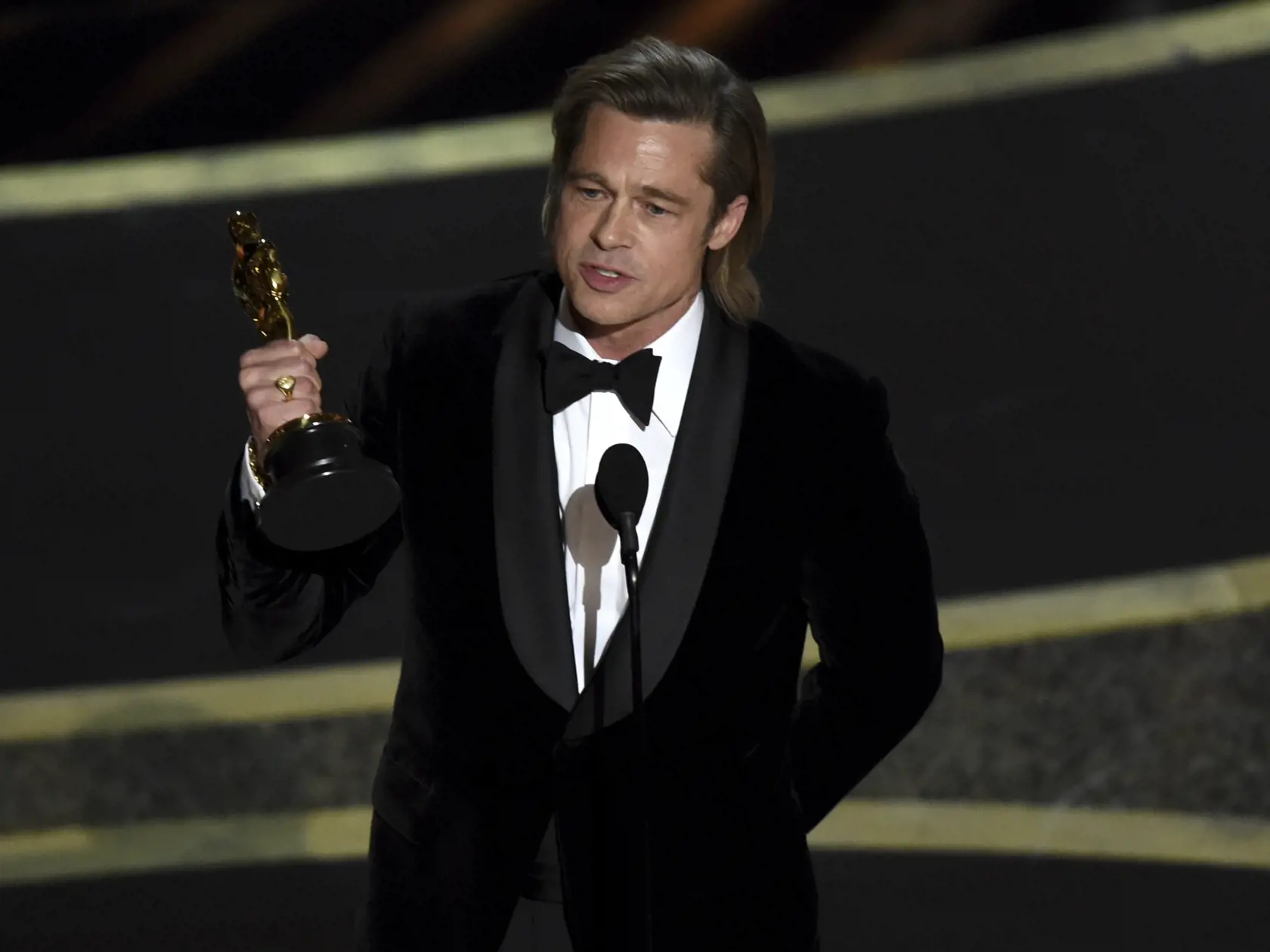 Otcom detí Angeliny Jolie je Brad Pitt, s ktorým sa rozviedli. Ich majetkové vyrovnanie sa stále ťahá.