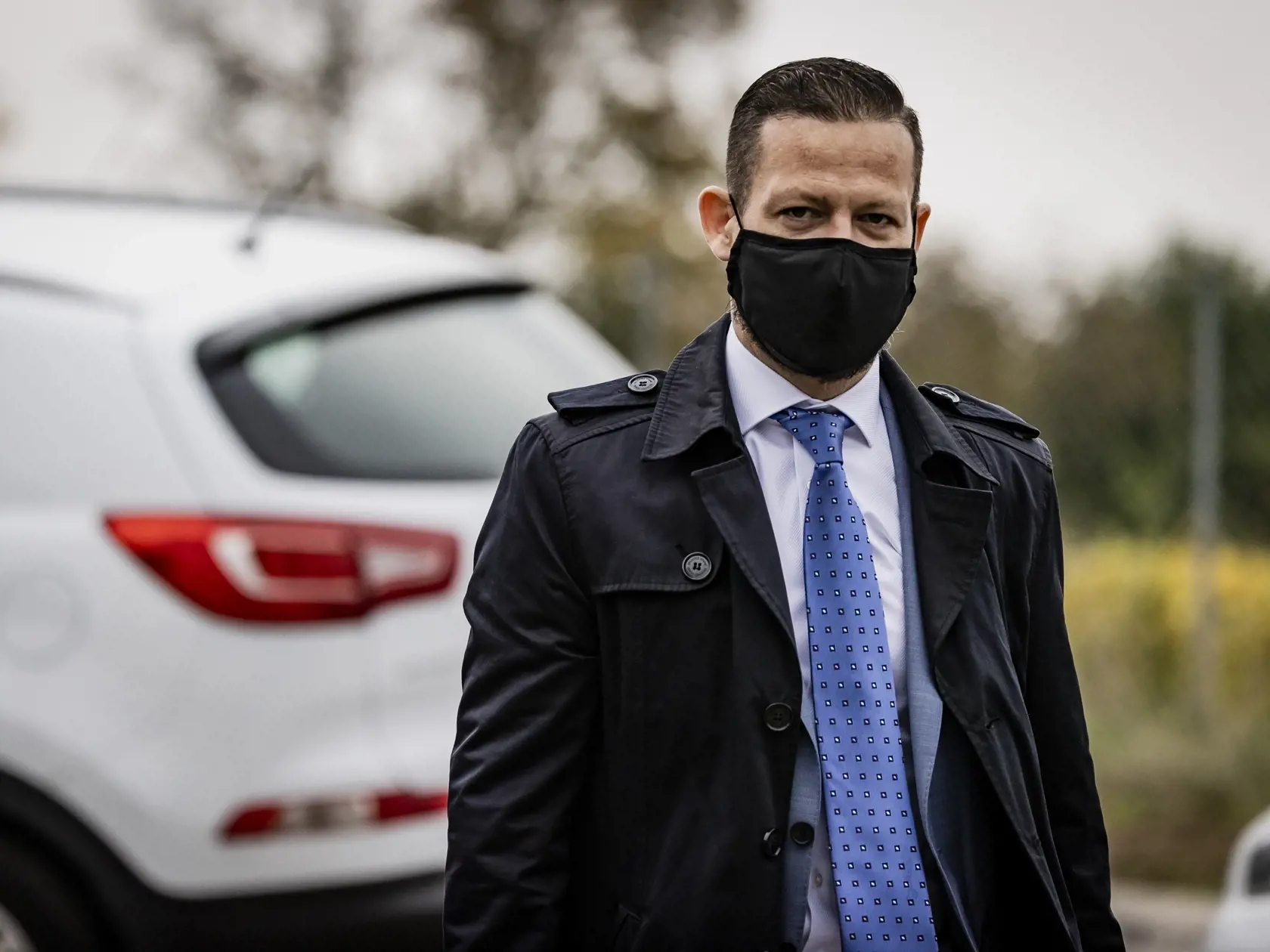 V budove Národnej kriminálnej agentúry v Nitre prebiehajú výsluchy zadržaných osôb v rámci akcie Víchrica.Na snímke právny zástupca bývalej štátnej tajommníčky Moniky Jankovskej, JUDr. Peter Erdös.