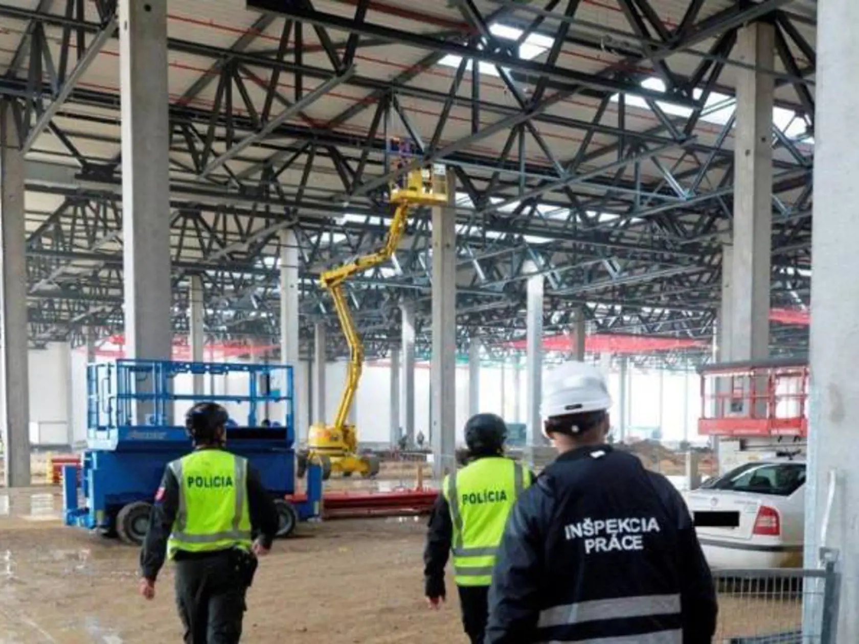 Za nelegálne zamestnávanie Srbov na Slovensku hrozí trom mužom väzenie