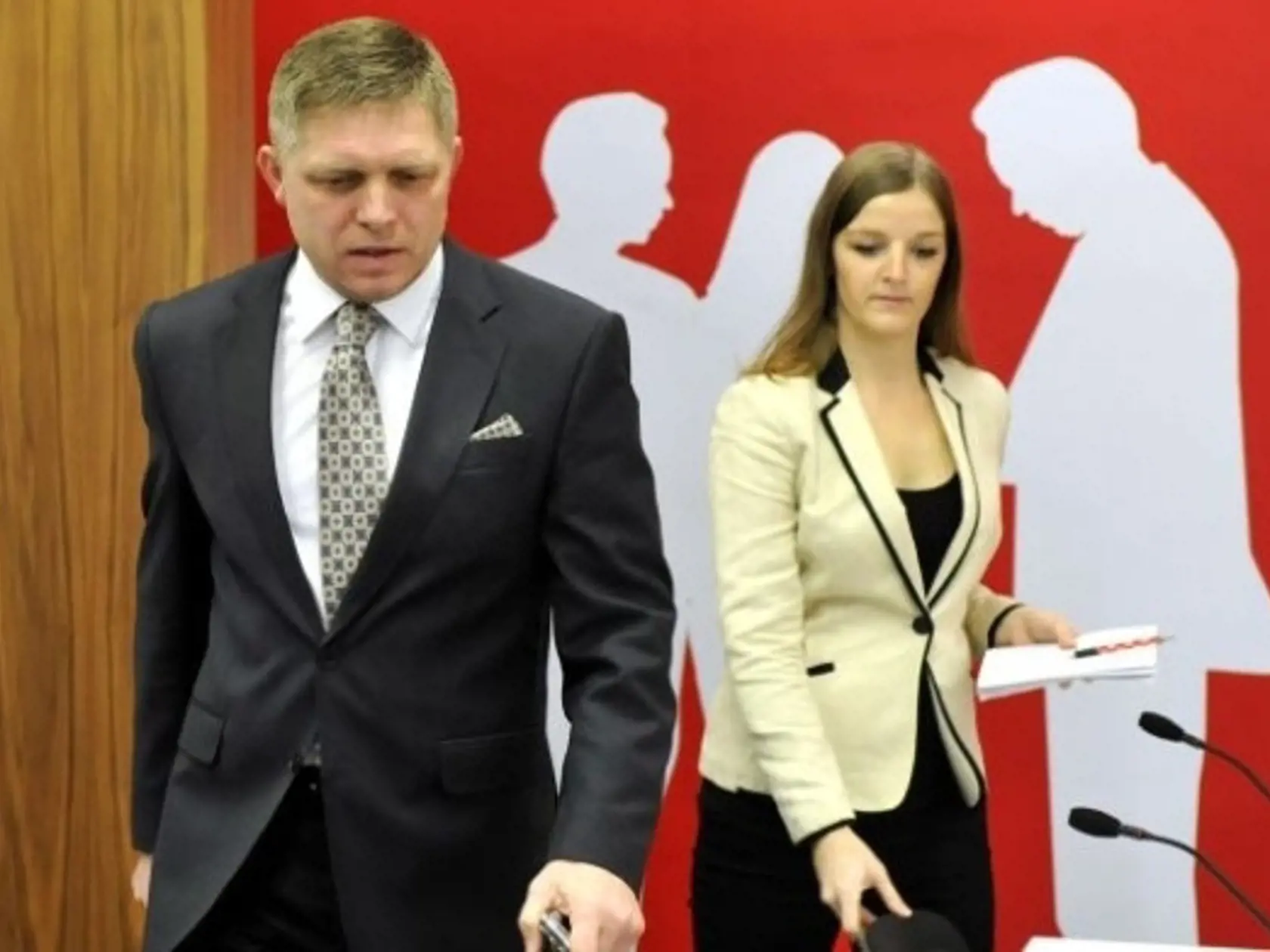 Po premiérovi Pellegrinim a ministrovi Kažimírovi vystrkuje rožky už aj verný Ficov kolega Erik Tomáš