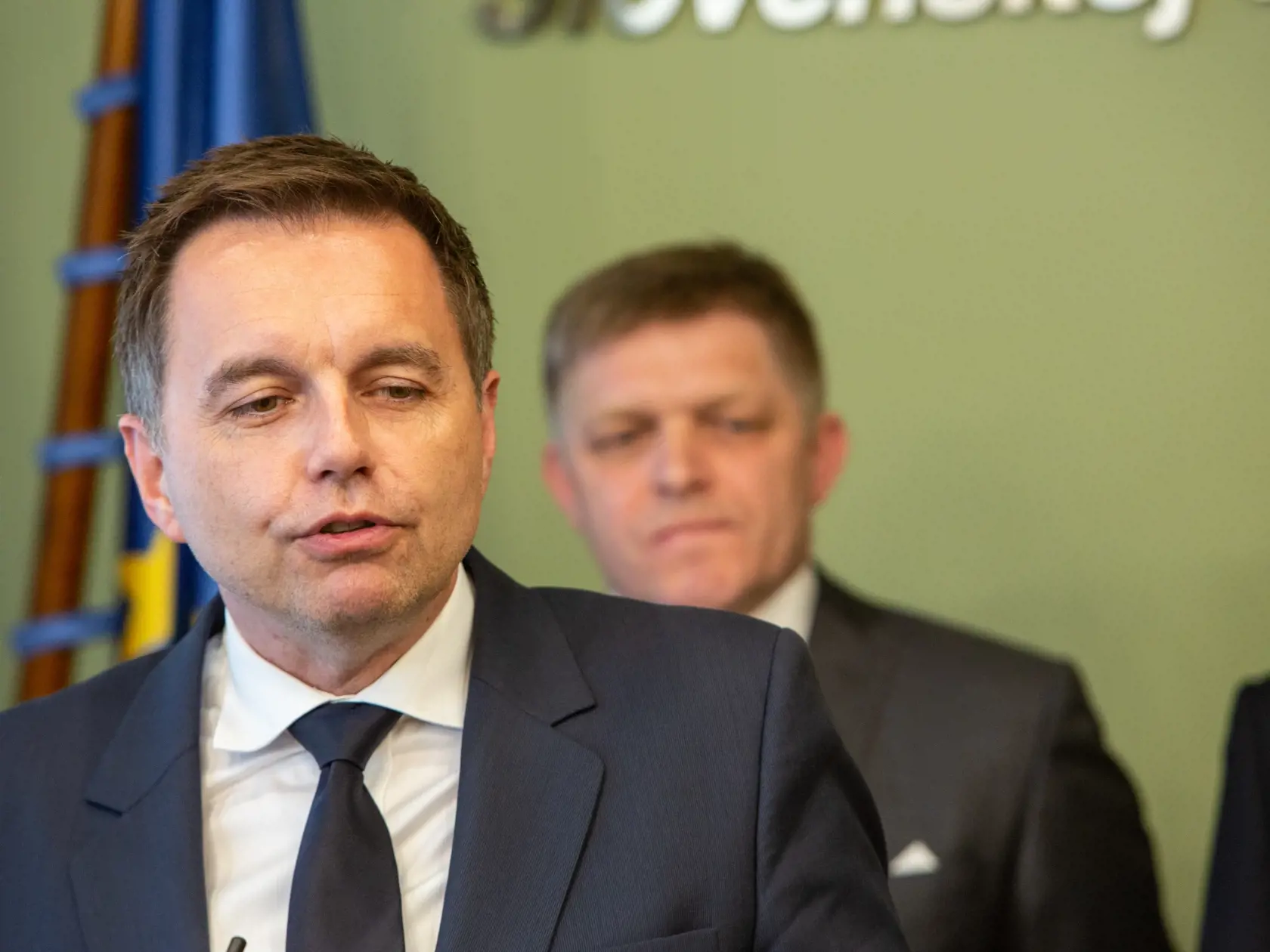 Po premiérovi Pellegrinim a ministrovi Kažimírovi vystrkuje rožky už aj verný Ficov kolega Erik Tomáš