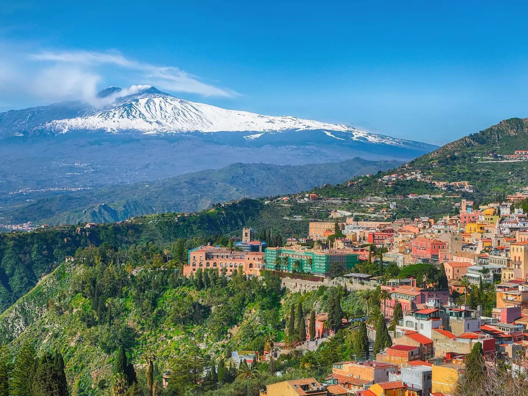 Sicílska Etna je najvyššou sopkou v Európe.