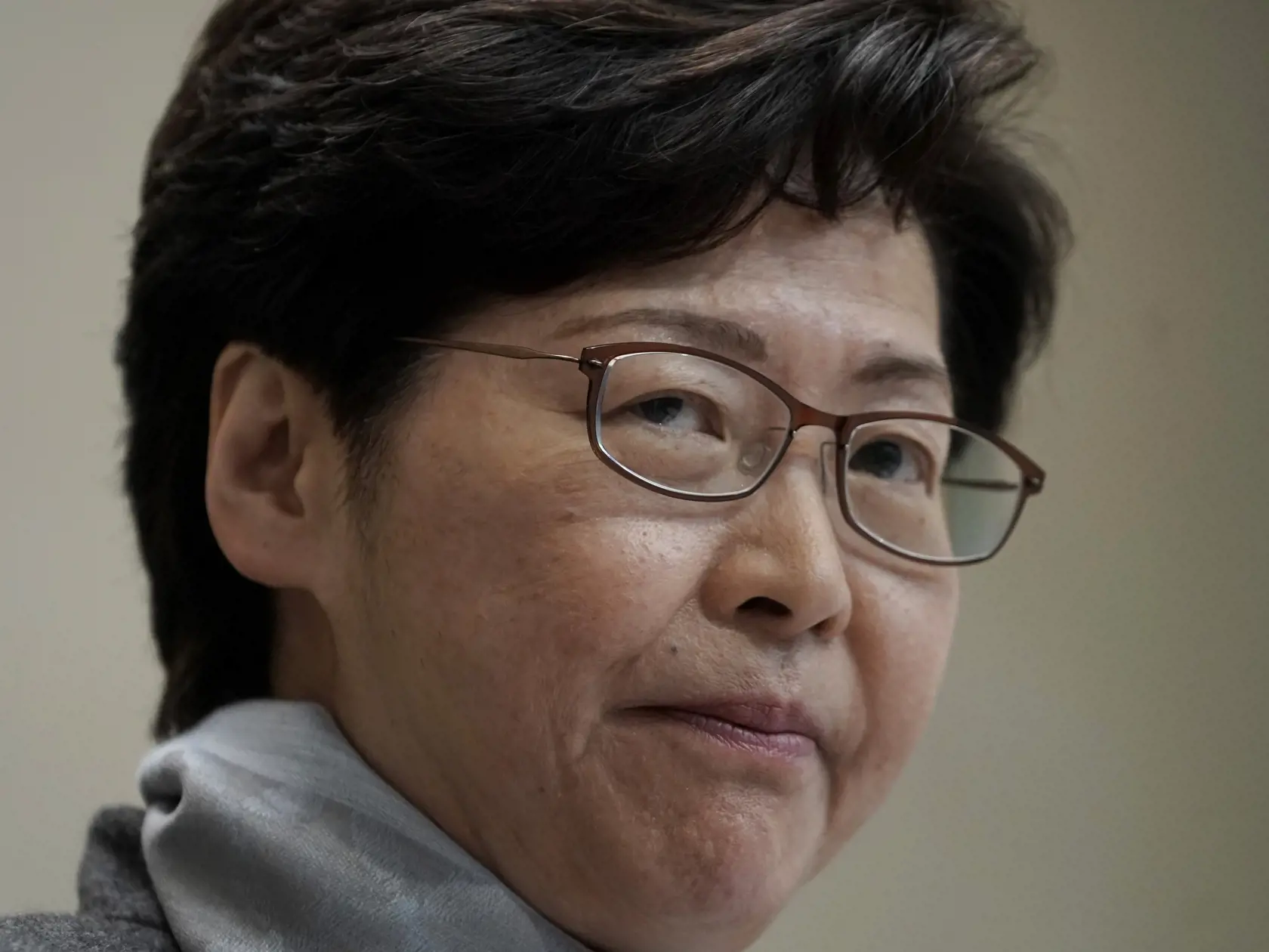 EBE 4 Hongkong - Na snímke správkyňa Hongkongu Carrie Lamová počs tlačovej konferencie v Hongkongu 11. februára 2020. Epidémia nového koronavírusu si v Číne vyžiadala ďalších 108 obetí.  Mimo Číny podľahli novému koronavírusu dve osoby: jedna v osobitnej administratívnej oblasti Hongkong a jedna na Filipínach. FOTO TASR/AP
Hong Kong Chief Executive Carrie Lam speaks during a press conference in Hong Kong, Tuesday, Feb. 11, 2020. China's daily death toll from new virus has topped 100 for first ti