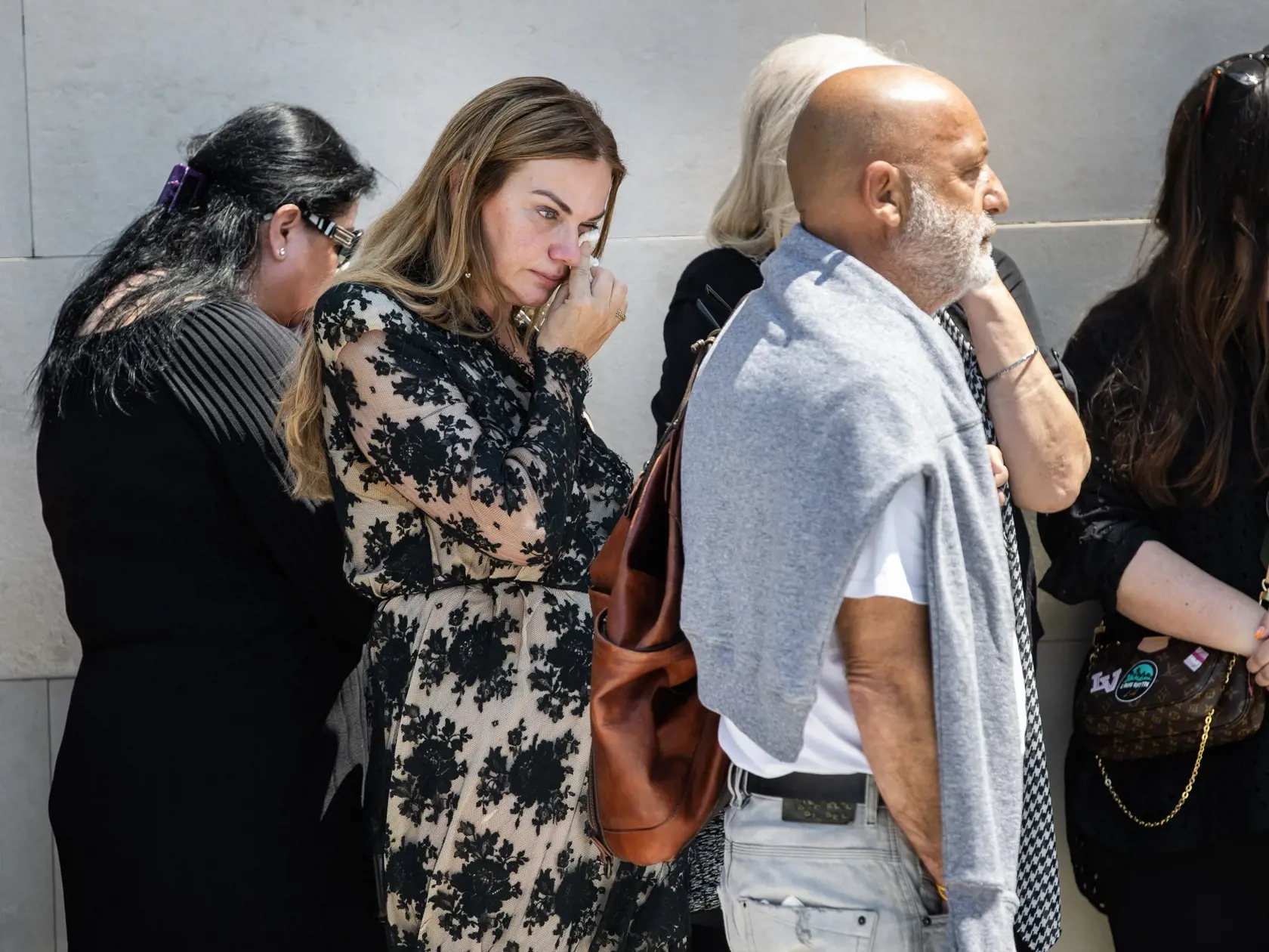 Posledná rozlúčka s Julom Viršíkom v bratislavskom Krematóriu. Na snímke Monika Beňová a Fedor Flašík.