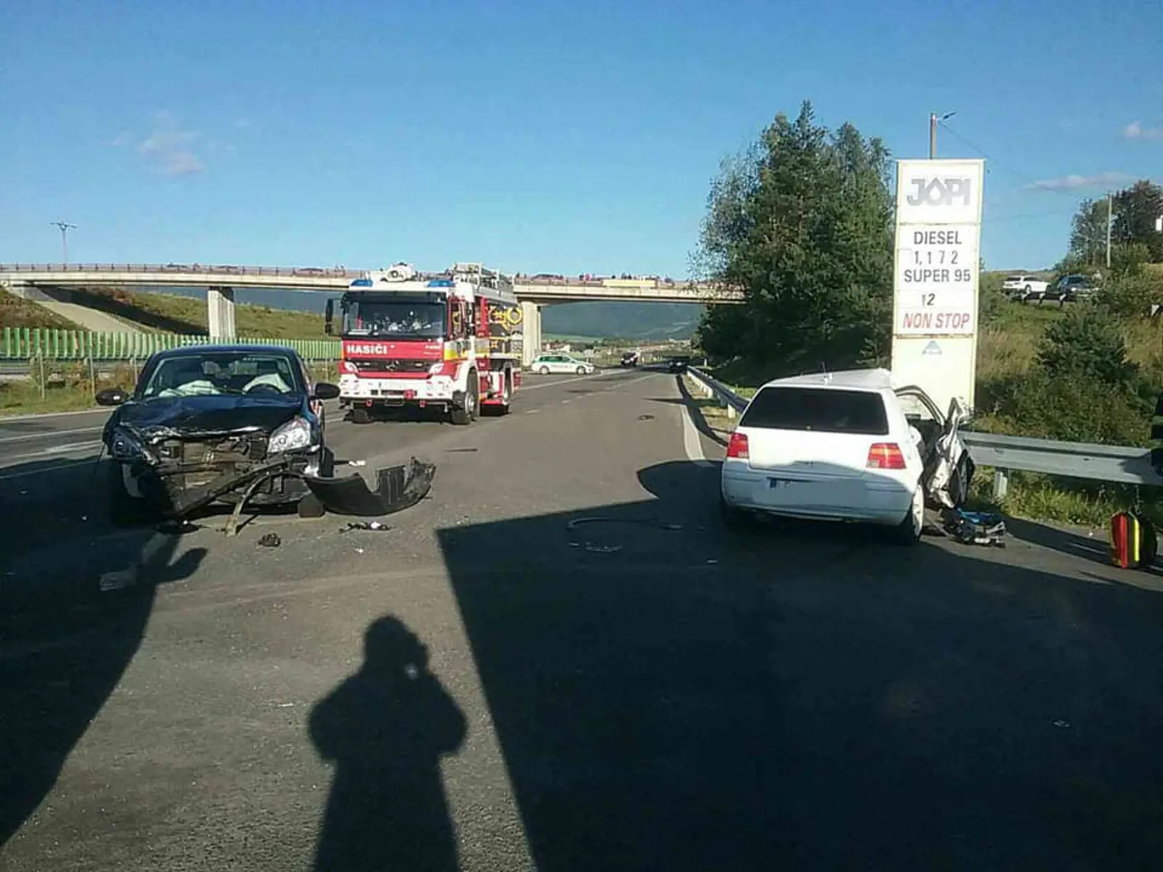 Nehoda sa stala pri Spišskom Podhradí, pri zrážke dvoch áut sa zranilo 5 osôb.