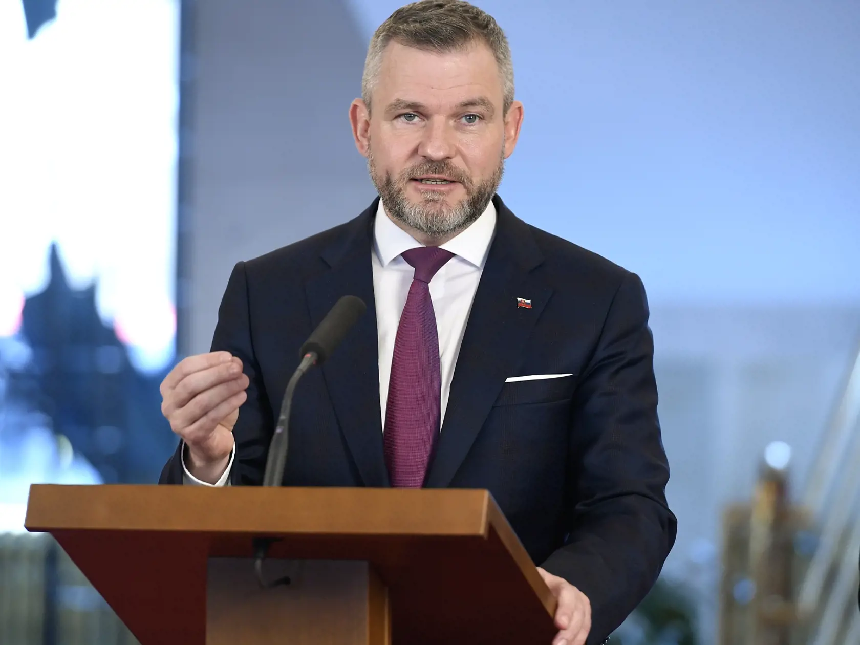 Na snímke predseda strany Hlas-SD Peter Pellegrini počas tlačovej konferencie k aktuálnej prezidentskej kampani 27. marca 2024 v Bratislave. Predseda strany Maďarská aliancia Krisztián Forró podporí v druhom kole prezidentských volieb predsedu Národnej rady (NR) SR a lídra Hlasu-SD Petra Pellegriniho. Forró kandidoval v prvom kole volieb, do druhého nepostúpil. FOTO TASR - Pavel Neubauer

