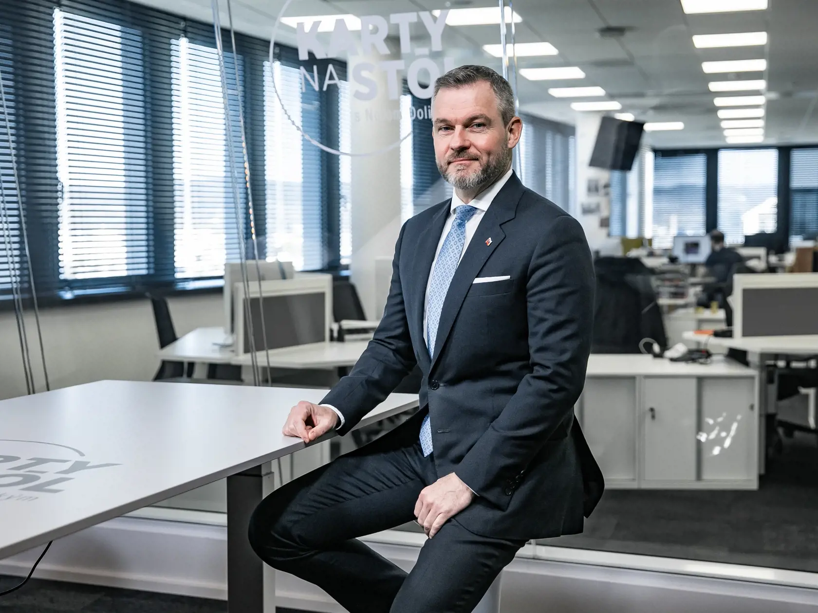 Diskusná relácia "Karty na stôl", ktorej hosťom bol Peter Pellegrini.