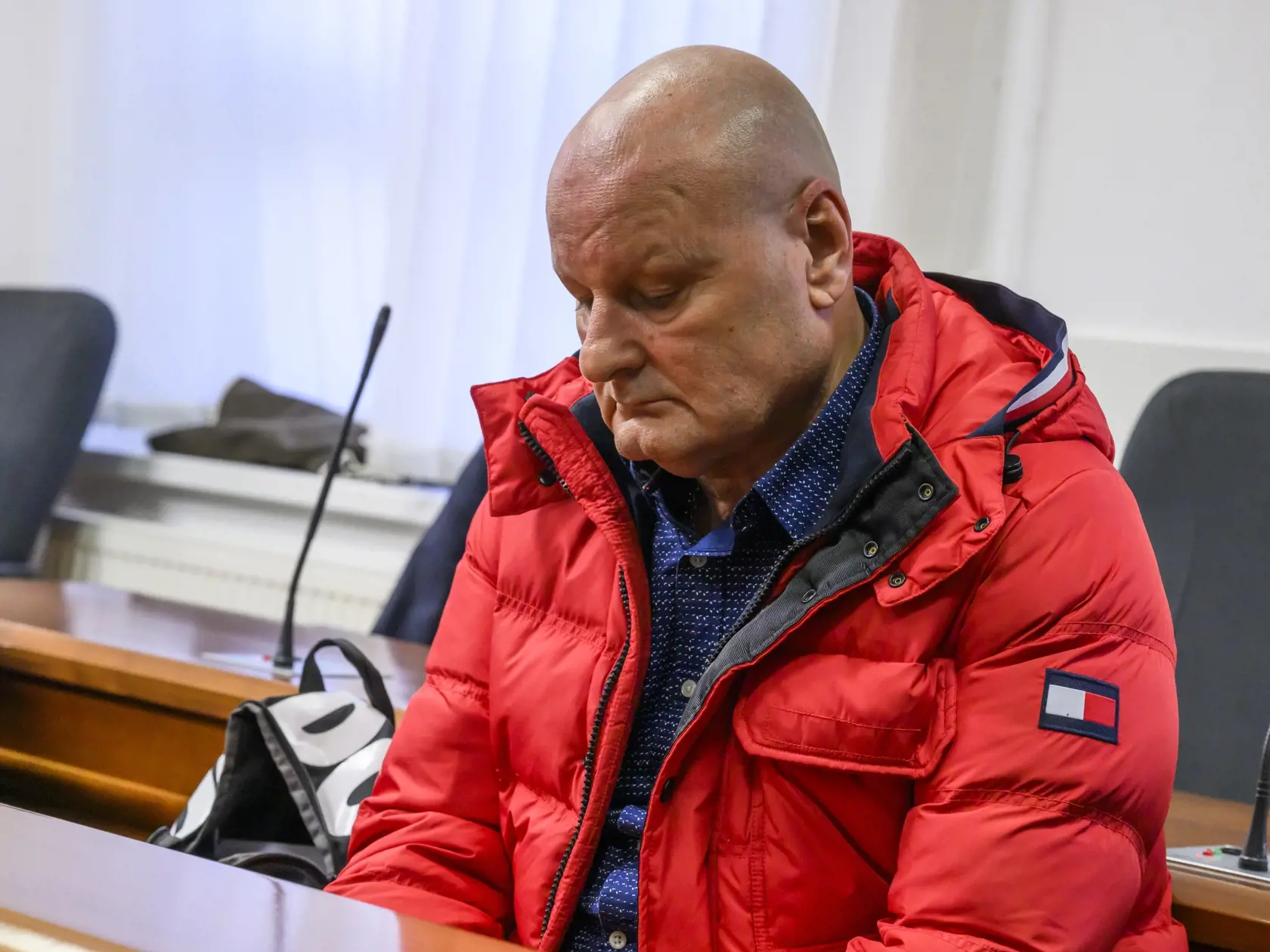 Na snímke svedok Bernard Slobodník počas pojednávania s Norbertom B. v kauze podplácania na Špecializovanom trestnom súde v Pezinku 12. februára 2024. FOTO TASR Jaroslav Novák