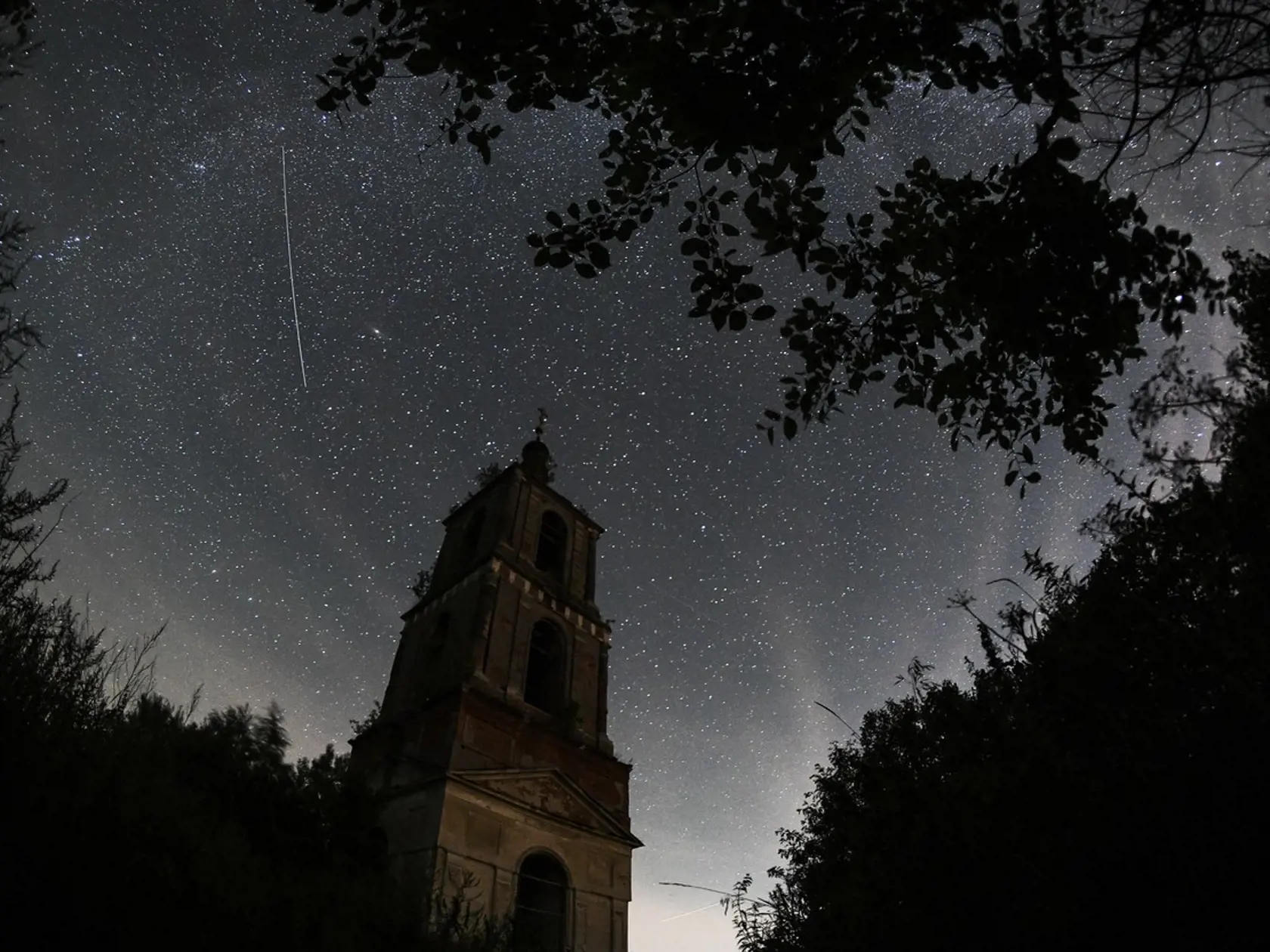 Obľúbený meteorický roj Perzeidy pozorujú v auguste ľudia z celého sveta.