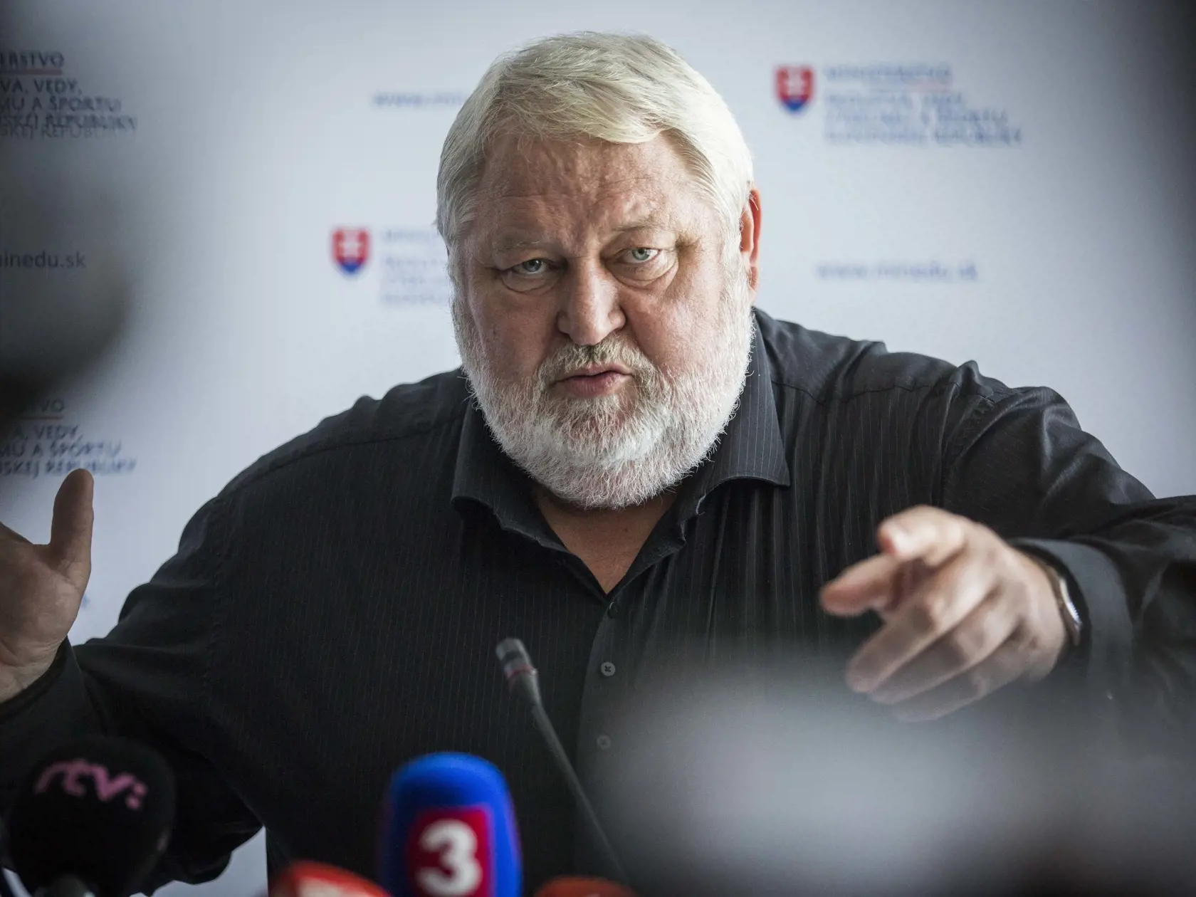 Na snímke zľava predsedovia Klubu 500 Peter