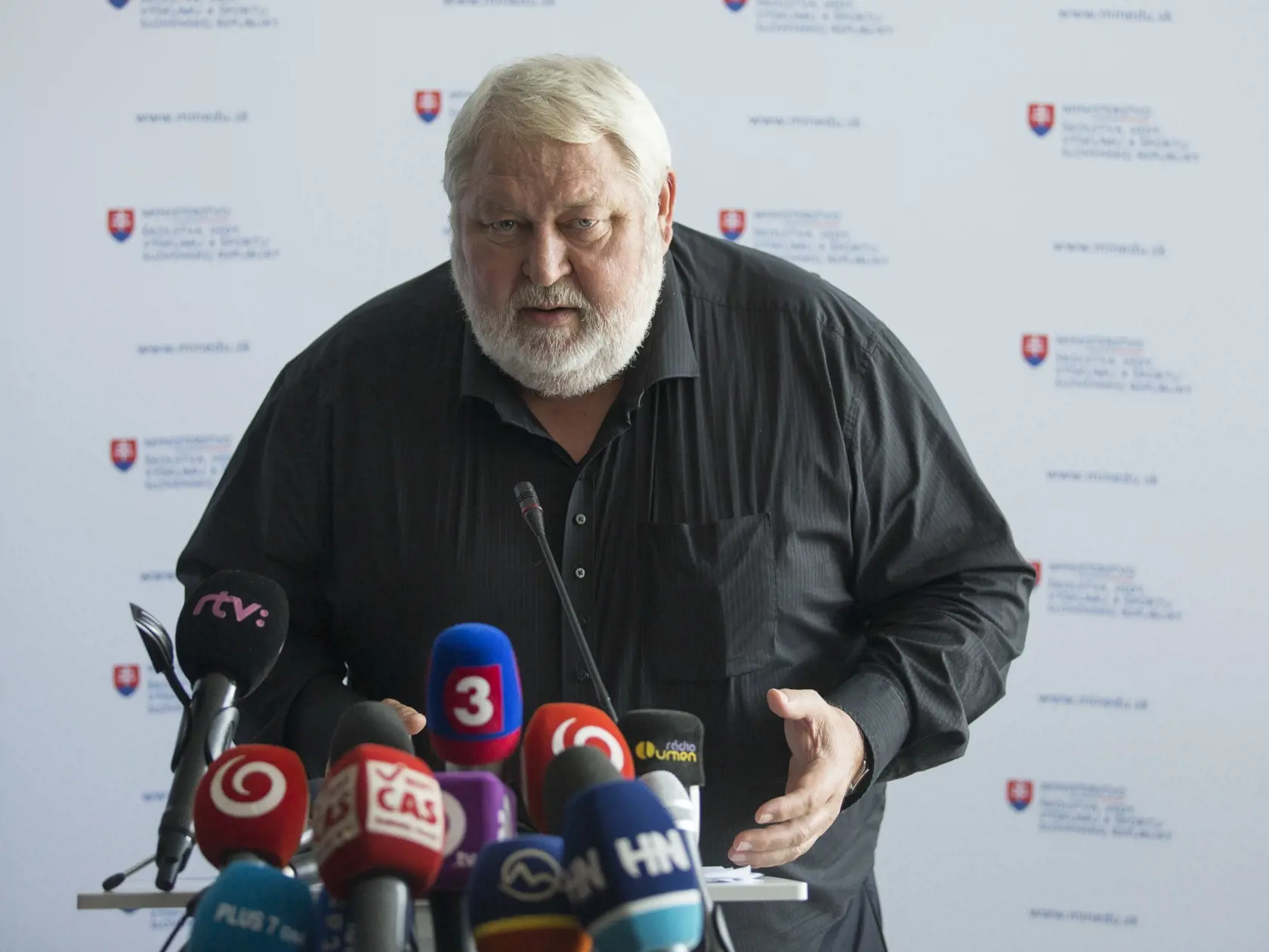Na snímke zľava predsedovia Klubu 500 Peter