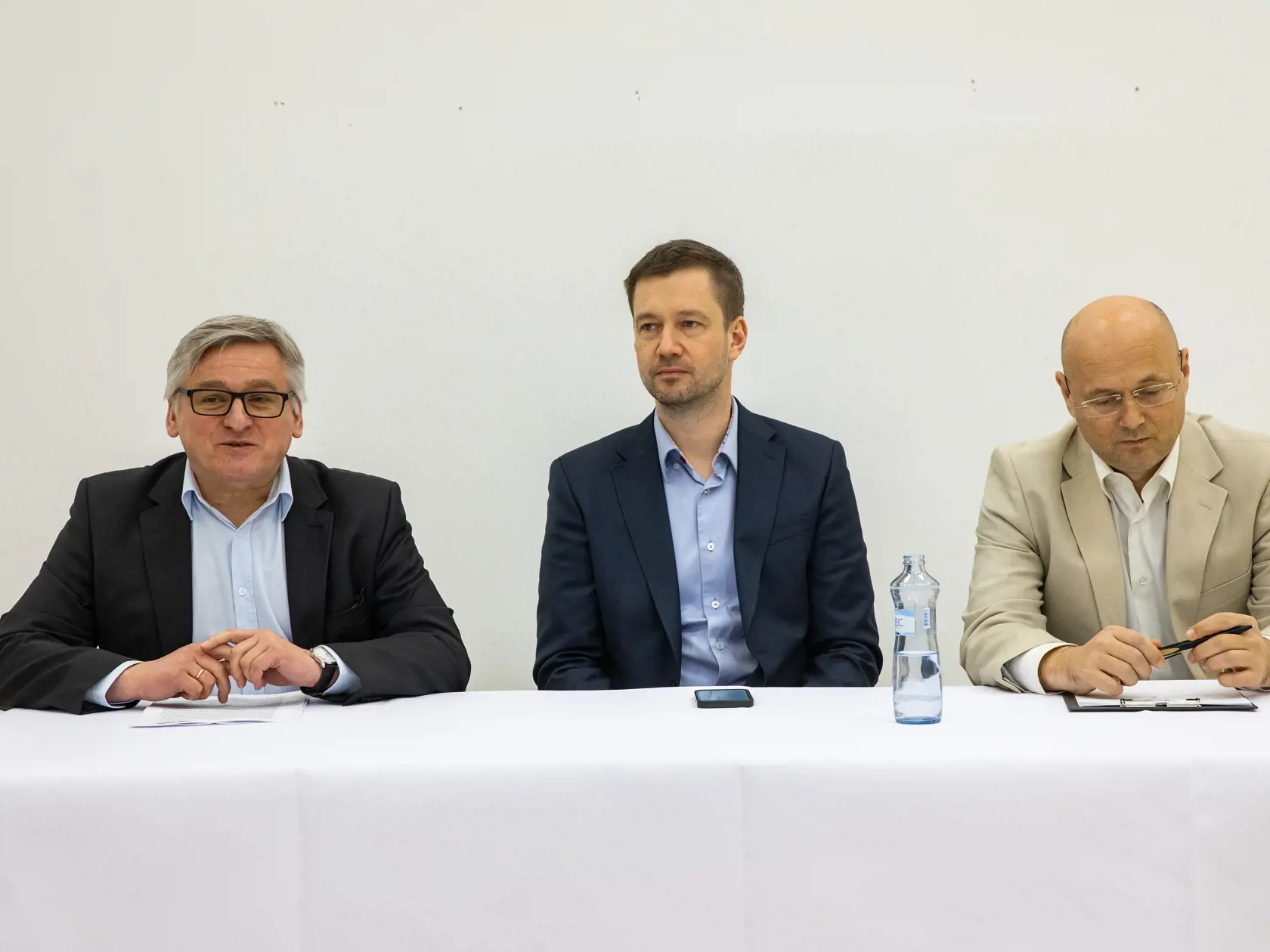 Na snímke je generálny riaditeľ Actionu pre Česko a Slovensko Petr Juliš a Slawomir Nitek.