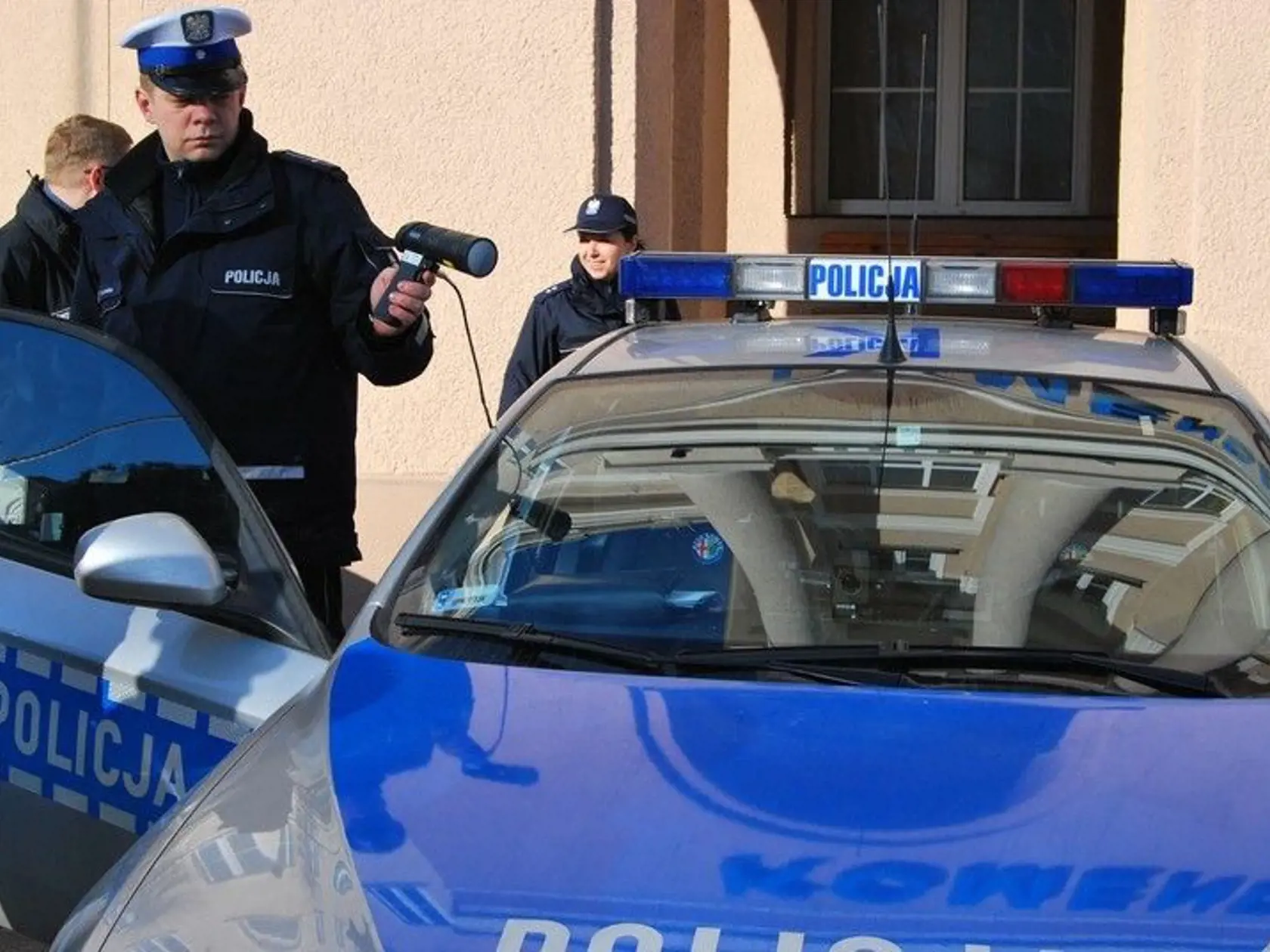 Balíky boli zostrojené tak, aby počas prepravy vybuchli alebo sa vznietili.