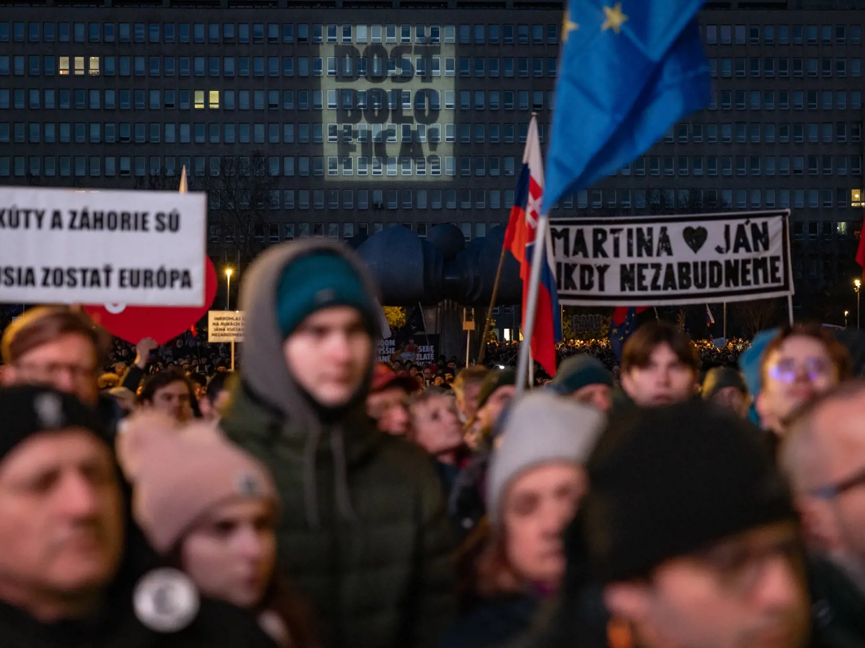 Spoločné zhromaždenie - Sedem rokov bez Jána a Martiny - Slovensko je Európa.
Spomienkovo-protestné zhromaždenie na Námestí slobody pri príležitosti výročia vraždy novinára Jána Kuciaka a jeho snúbenice Martiny Kušnírovej.