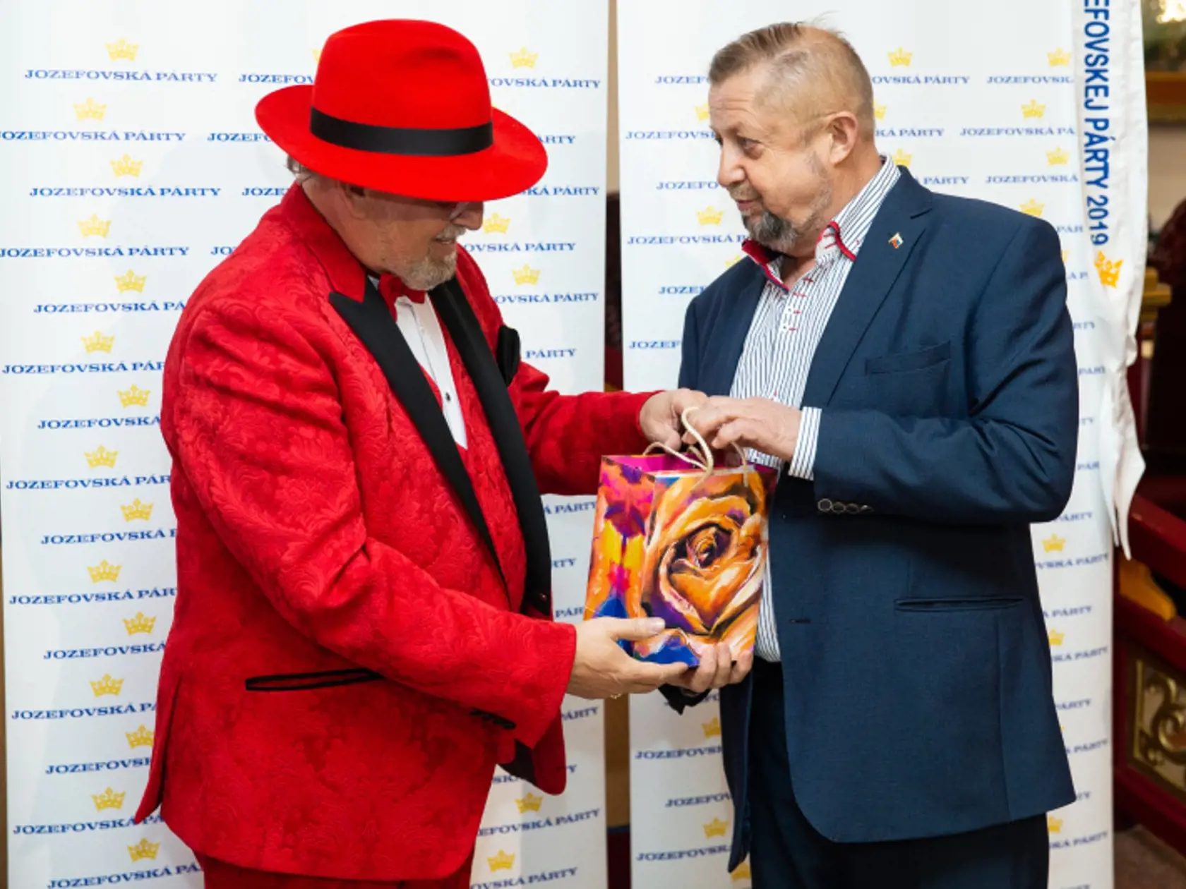 Oslavu si nenechal ujsť ani kandidát na prezidenta Štefan Harabin. Ten aj na párty nezabudol pripomenúť, že svoj boj neskončil, práve naopak, len začal.