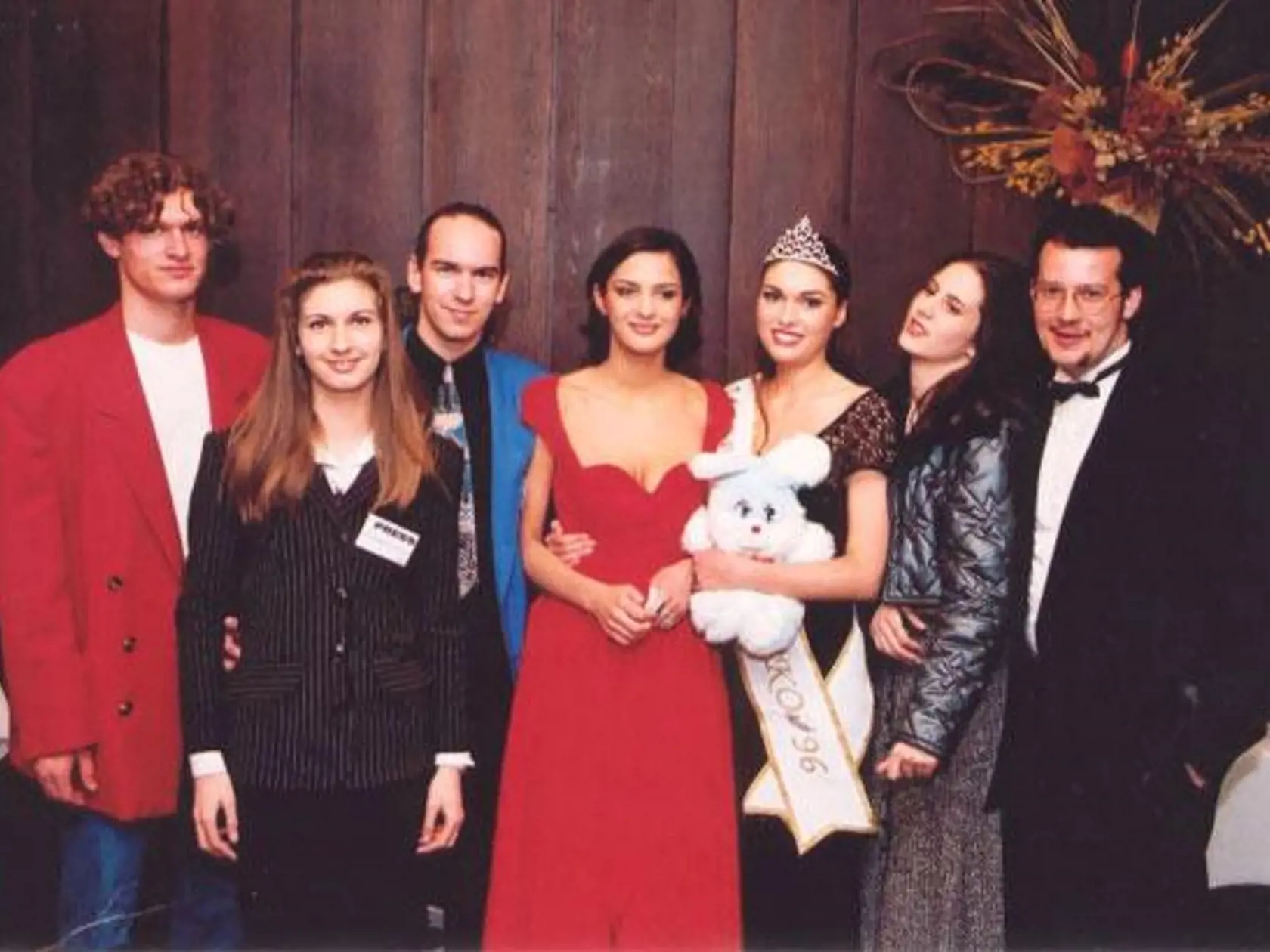 Jana Kirschner kariéru začínala ako adeptka na korunku krásy v súťaži Miss 1996. Porazila ju Vlaďa Hreňovčíková. Neskôr sa stala obľúbenou postavičkou slovenskej smotánky.