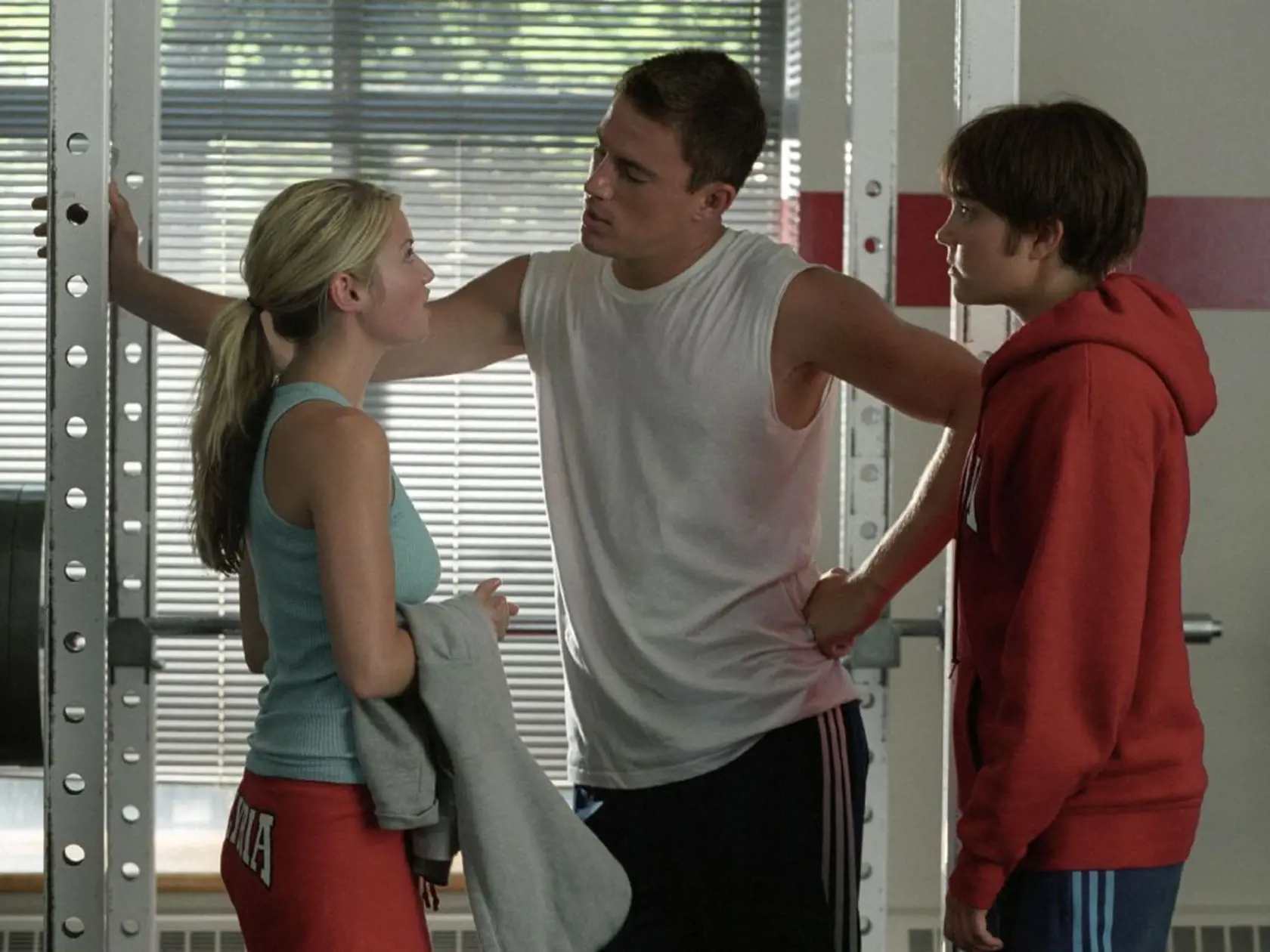 Amanda Bynes (vpravo) vo filme Super náhradník