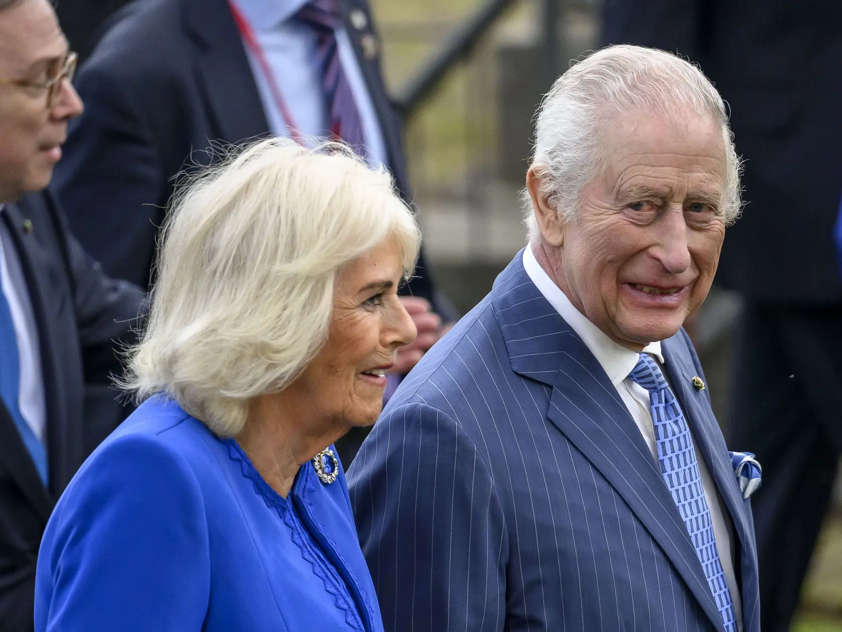Kráľ Karol (76) a Camilla (77) sa vybrali na štvordňovú návštevu Talianska, počas ktorej zároveň oslavujú aj 20. výročie ich kráľovskej svadby.
