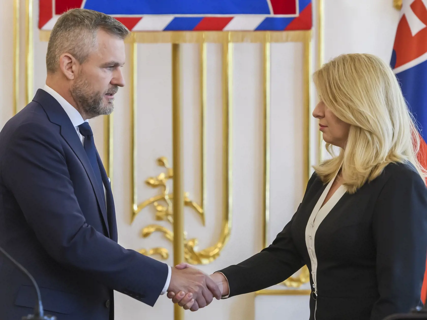 Na snímke zľava novozvolený prezident SR Peter Pellegrini a prezidentka SR Zuzana Čaputová počas vyhlásenia k atentátu na premiéra SR Roberta Fica (Smer-SD) v Bratislave 16. mája 2024. FOTO TASR - Jaroslav Novák