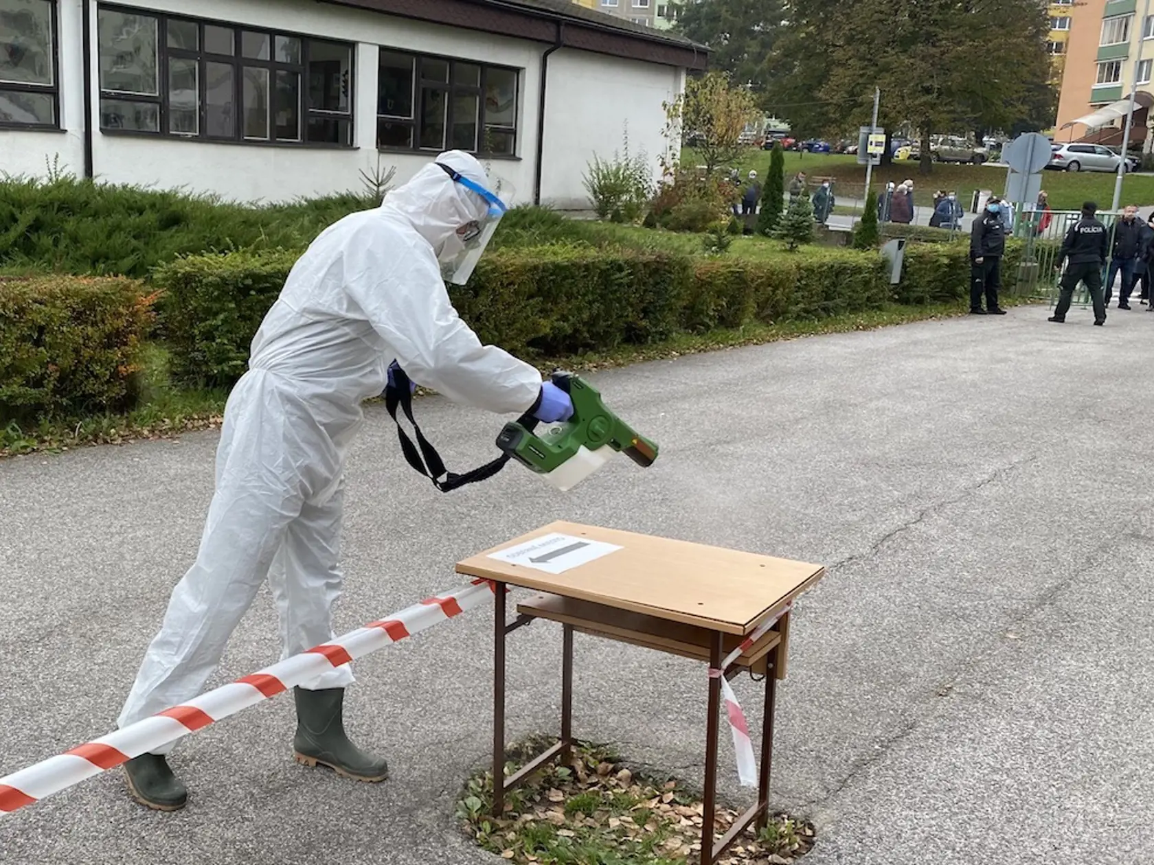 Dezinfekcia odberných stanovíšť v Bardejove na Komenského ulici.