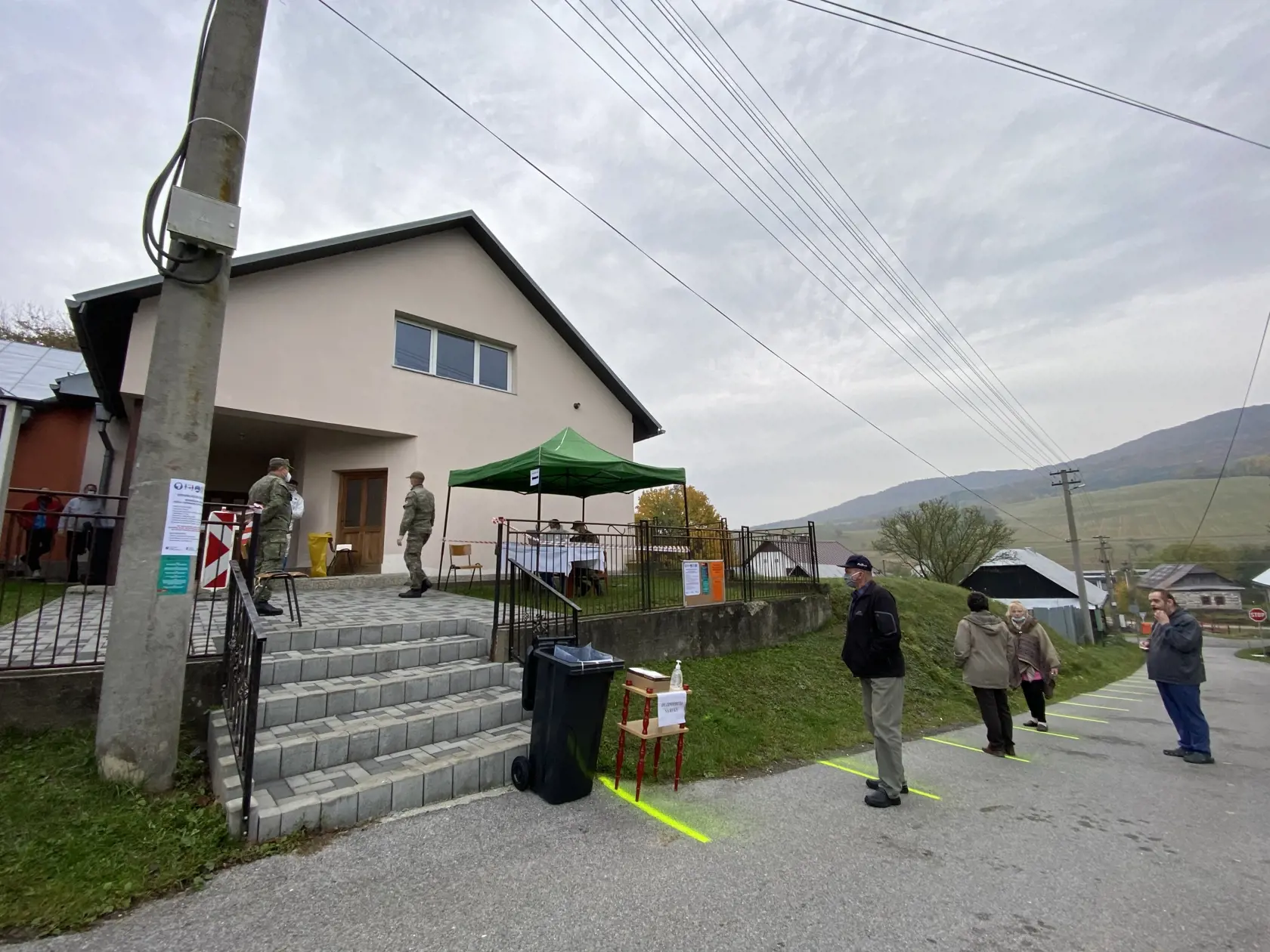 Tretí a záverečný deň pilotného celoplošného testovania na ochorenie COVID-19 na Orave a v Bardejove.