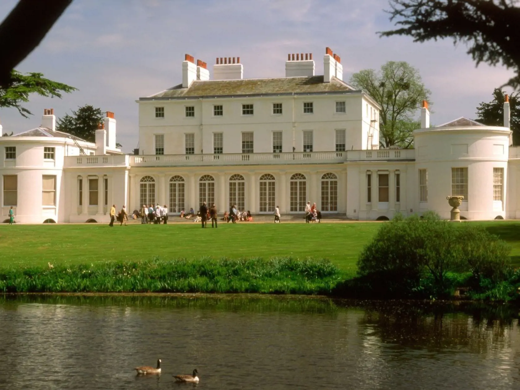 Bude nové sídlo Frogmore House len veľká luxusná klietka, v ktorej sa Meghan bude cítiť ako väzeň?