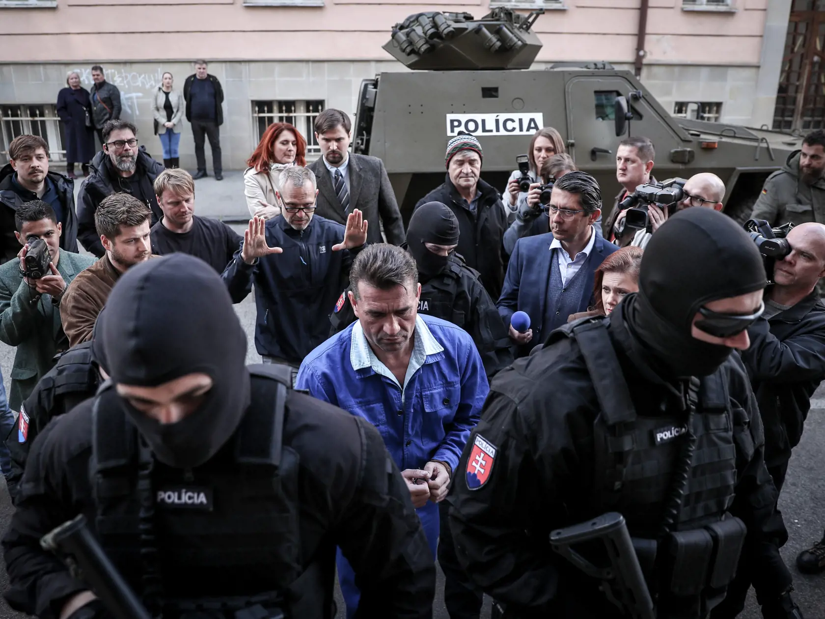 Zábery z filmu Černák o najznámejšom slovenskom mafiánovi a vtedajšej dobe.