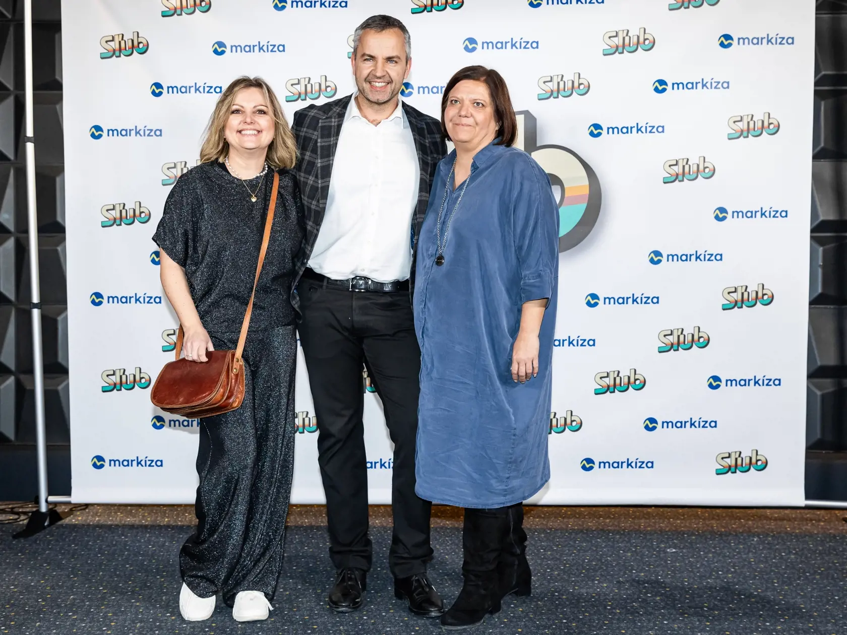 Premiéra denného televízneho seriálu “SĽUB” v Bratislave. Na snímke Evita Twardzik, Alexandra Dubovská a Peter Gažík.