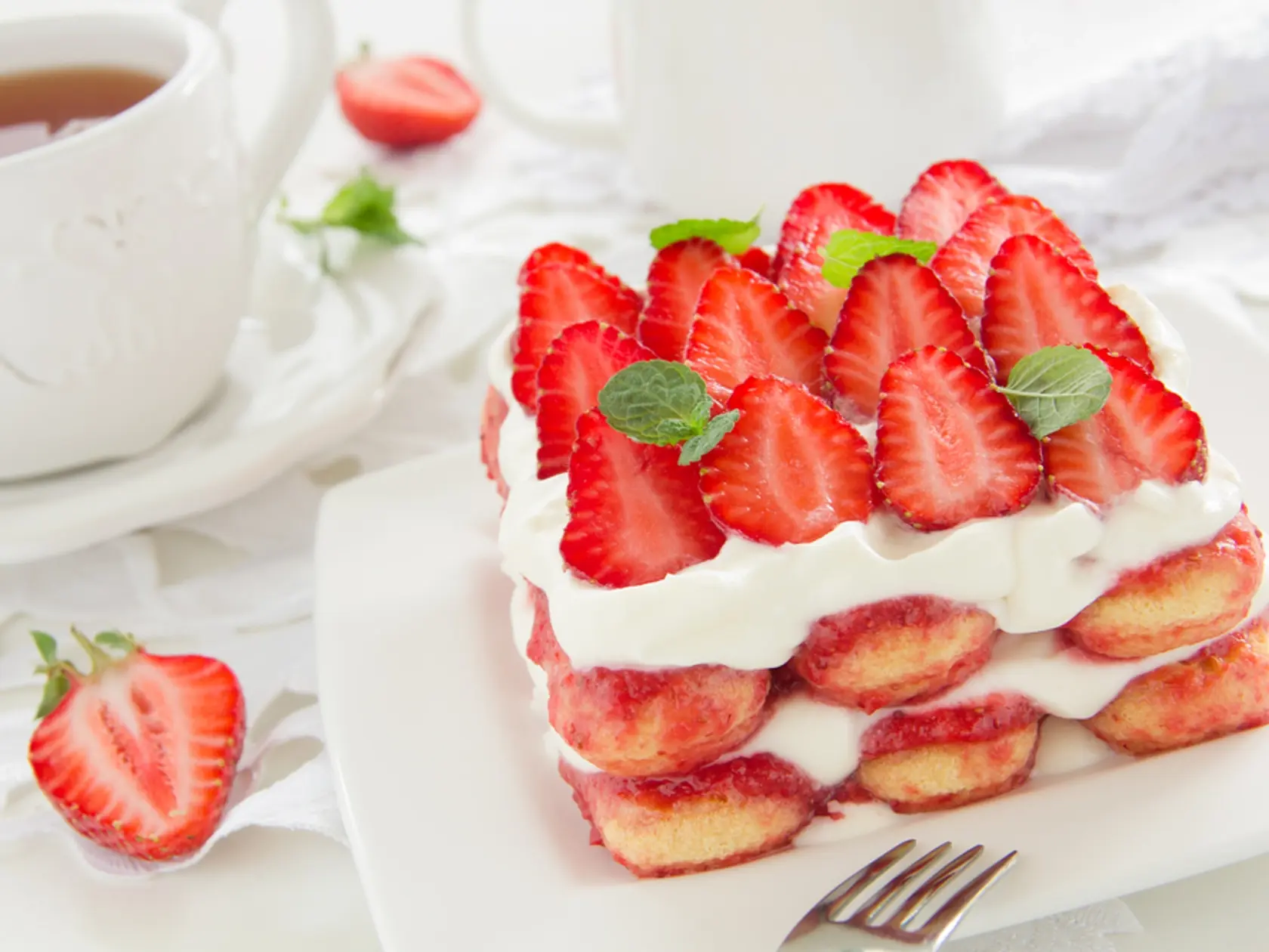 Strawberry,Tiramisu,With,Mascarpone.