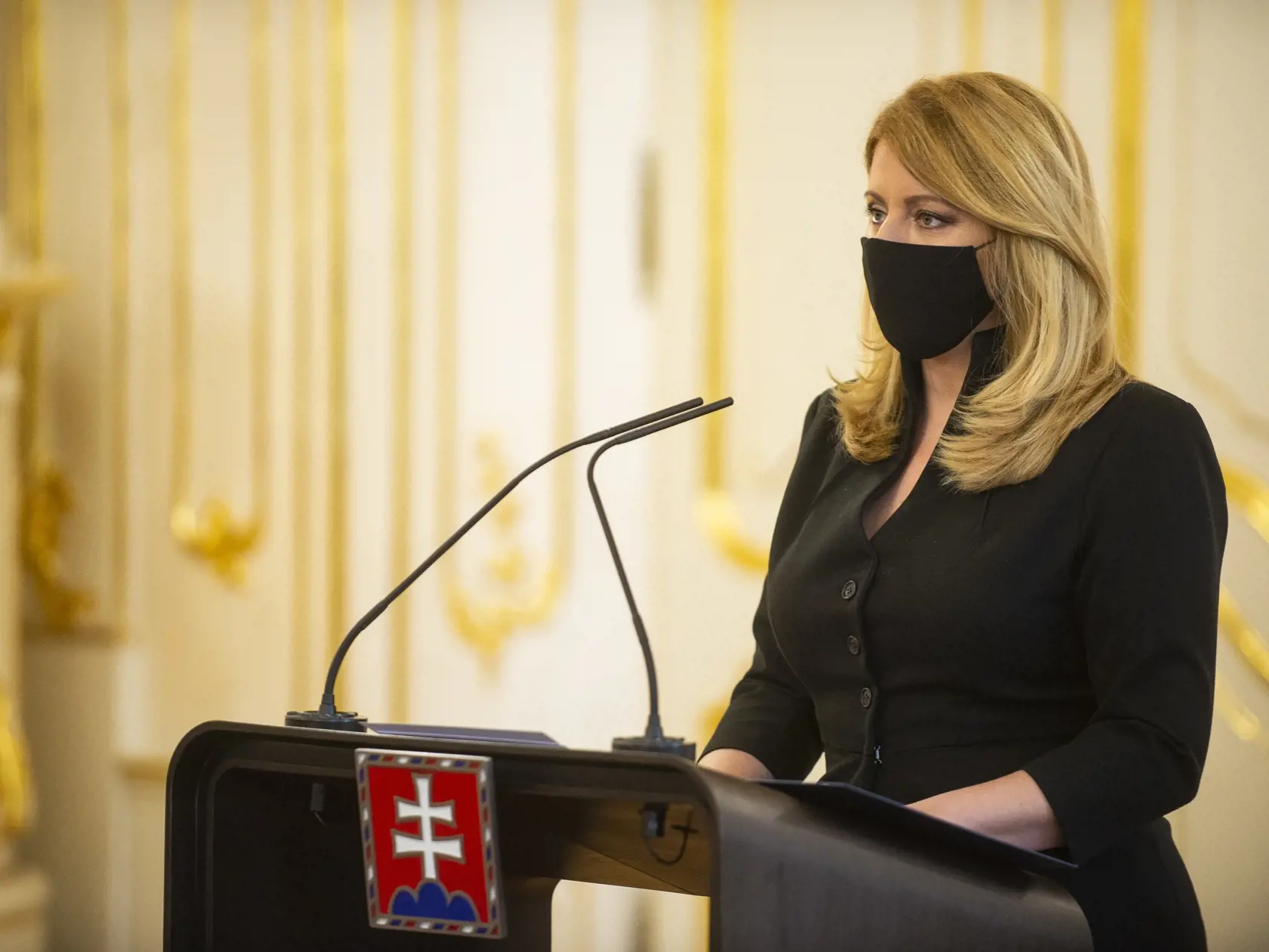 Na snímke prezidentka SR Zuzana Čaputová počas tlačovej konferencie po stretnutí s náčelníkom Generálneho štábu (GŠ) Ozbrojených síl (OS) SR Danielom Zmekom 30. októbra 2020 v Bratislave. FOTO TASR – Jakub Kotian
