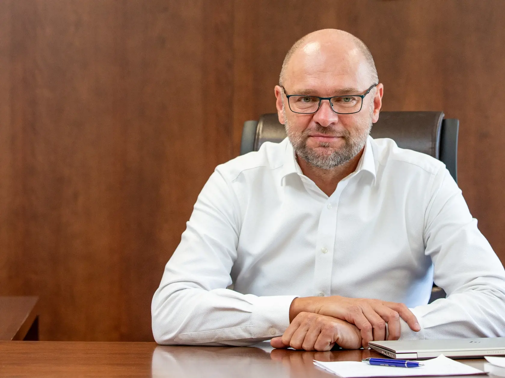 Na snímke je minister horpodárstva SR Richard Sulík počas rozhovoru v Bratislave. 