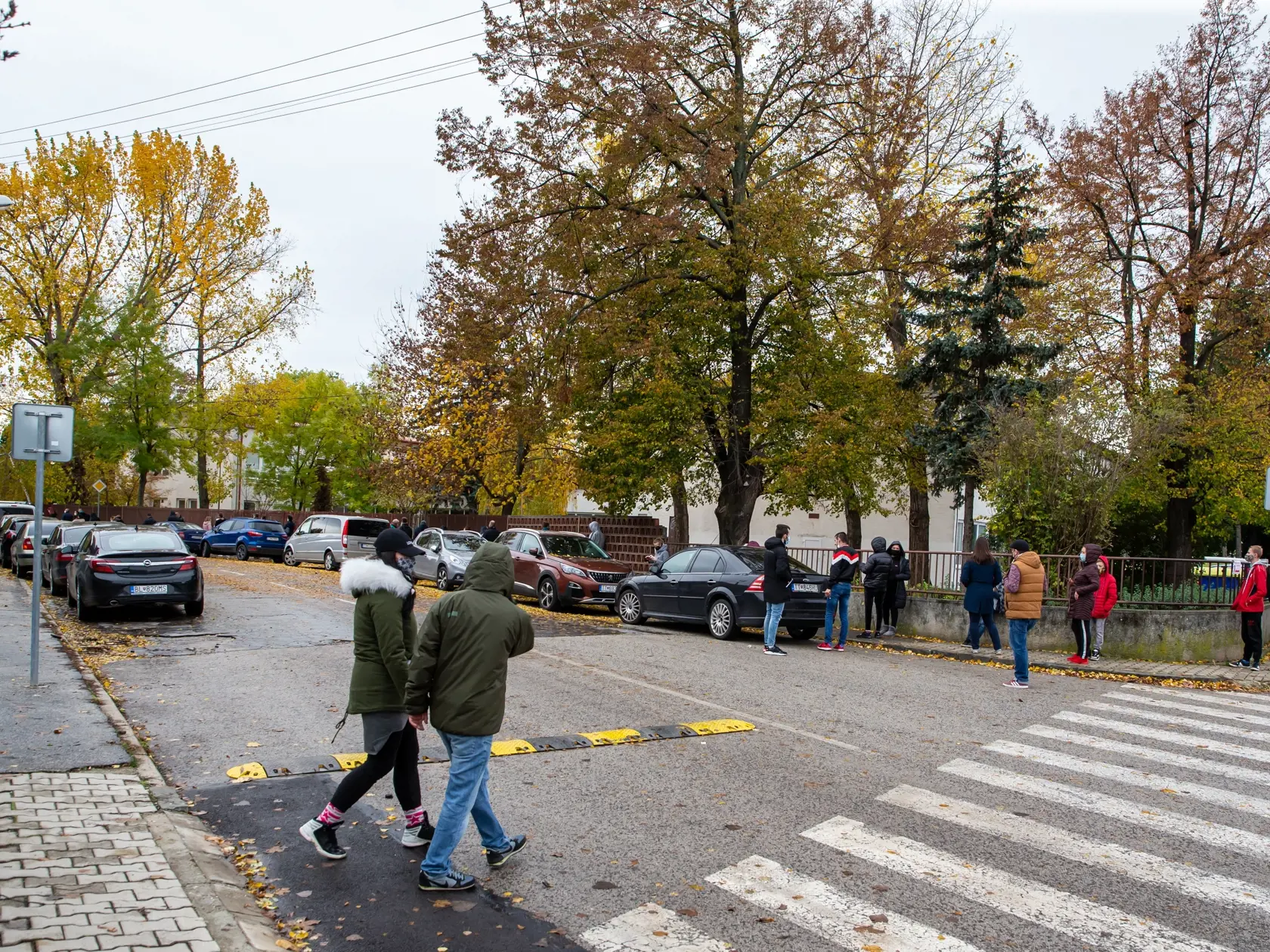 Na snímke je situácia pri testovaní na ochorenie Covid-19. 