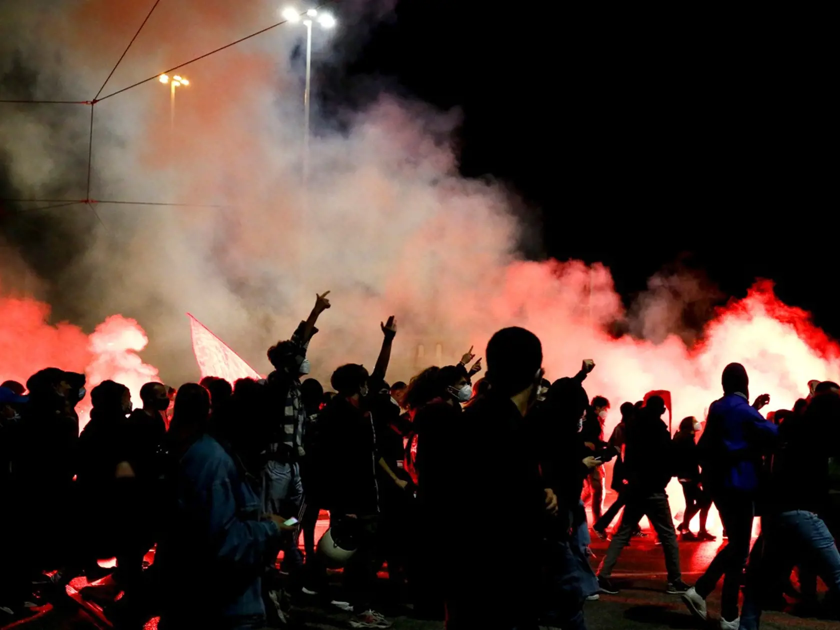 Demonštranti v Ríme protestovali proti možnému novému lockdownu