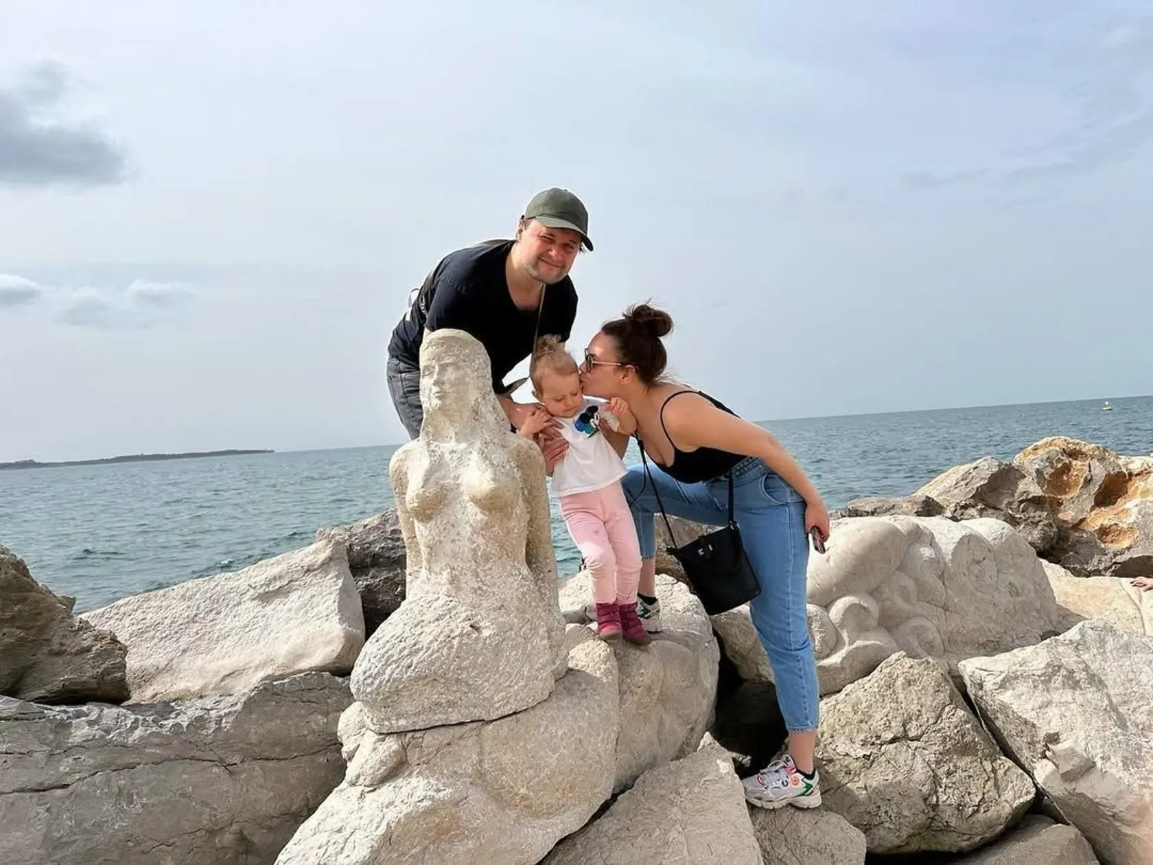 Dominika a Daniel vychovávajú dcérku Maiu.