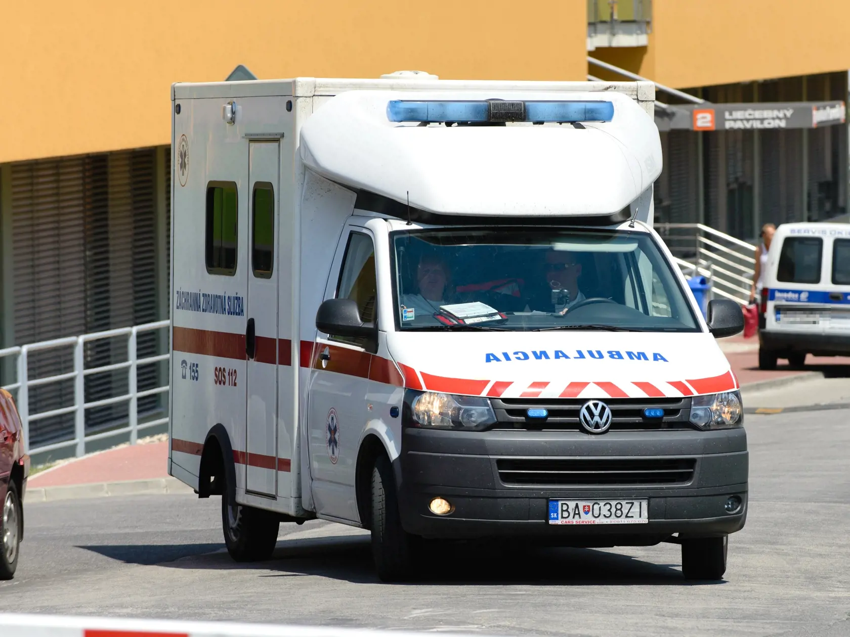 Vodiči, ktorí jazdia s kamiónom alebo rozvážajú bagety, sú vysielaní aj k ťažkým úrazom ako záchranári.