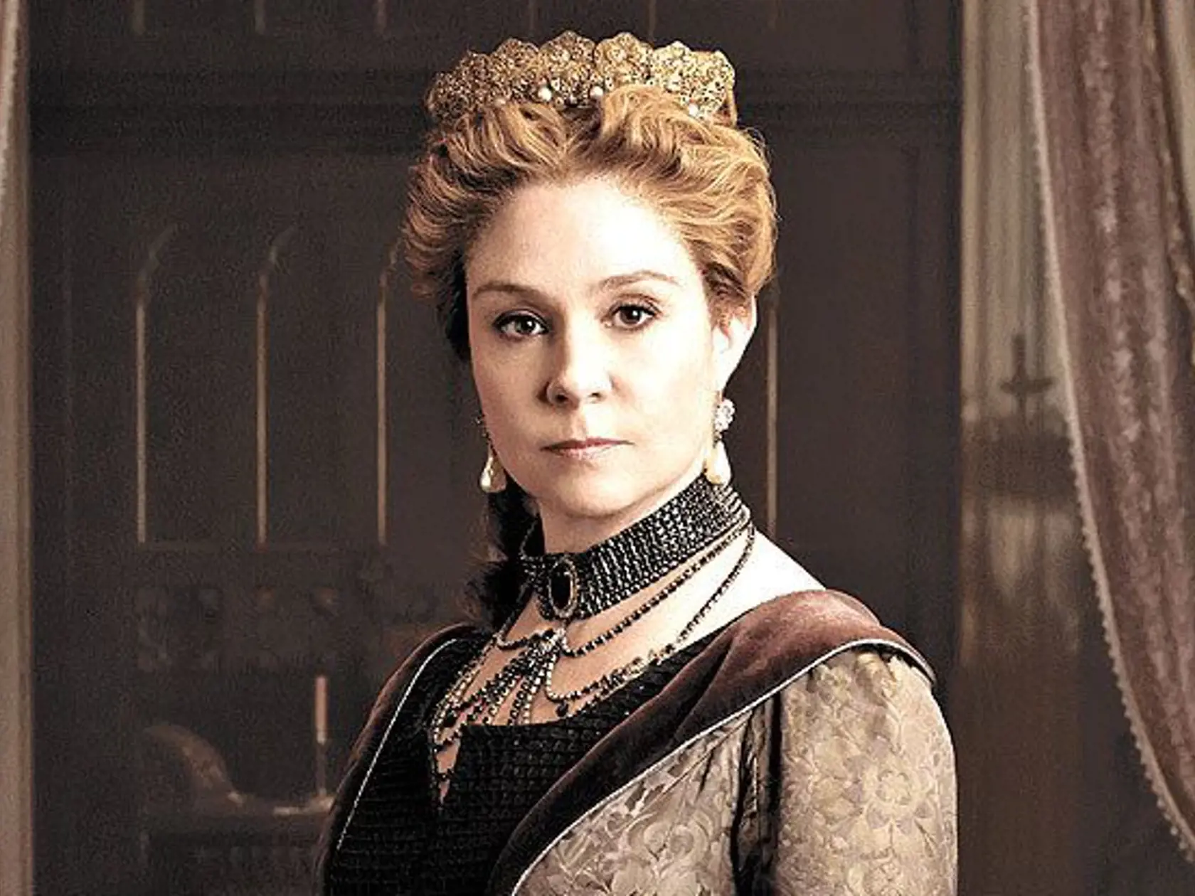 Megan Follows ako kráľovná Katarína Medicejská.