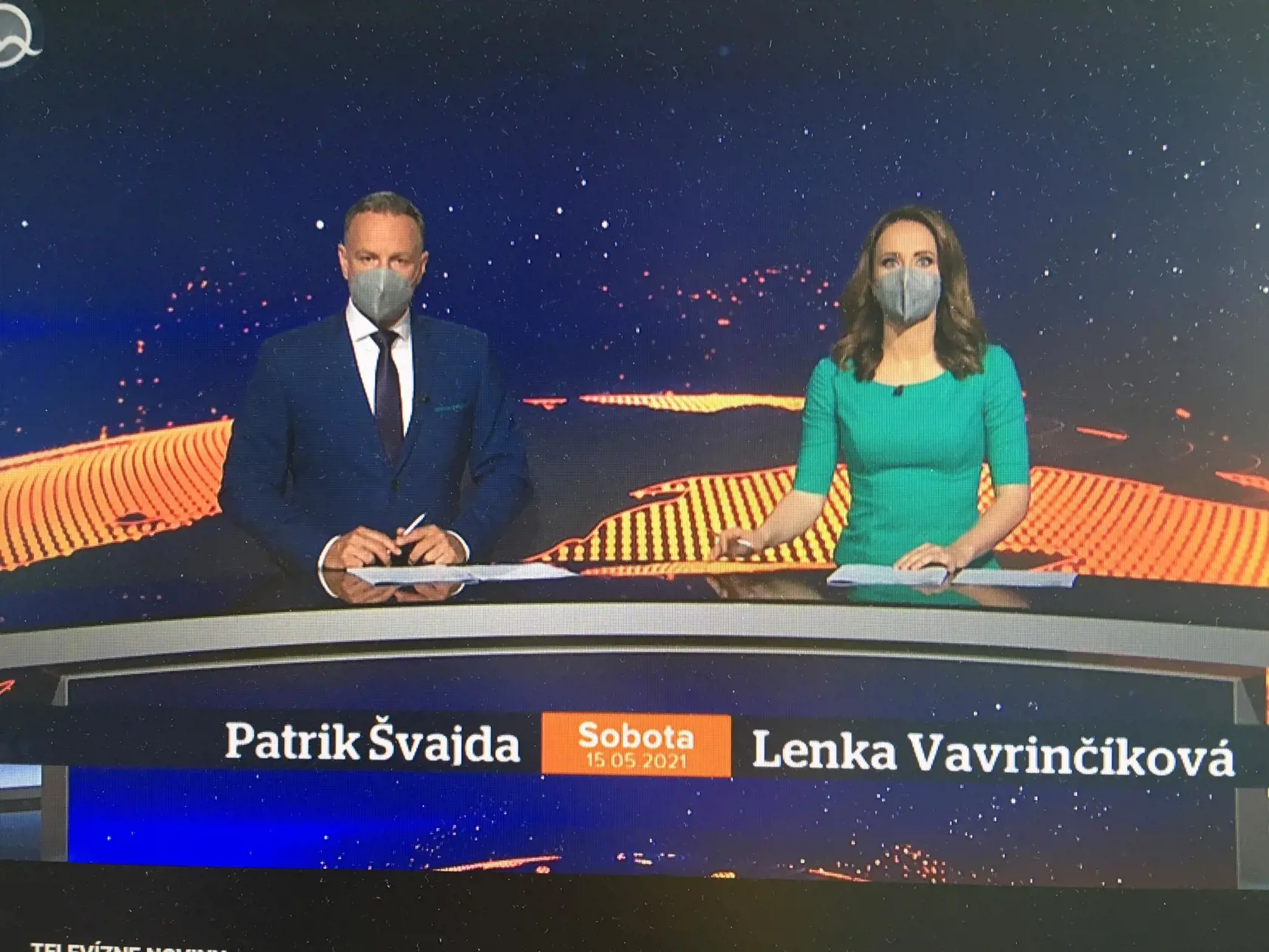Sobotné Televízne noviny moderoval Patrik Švajda.