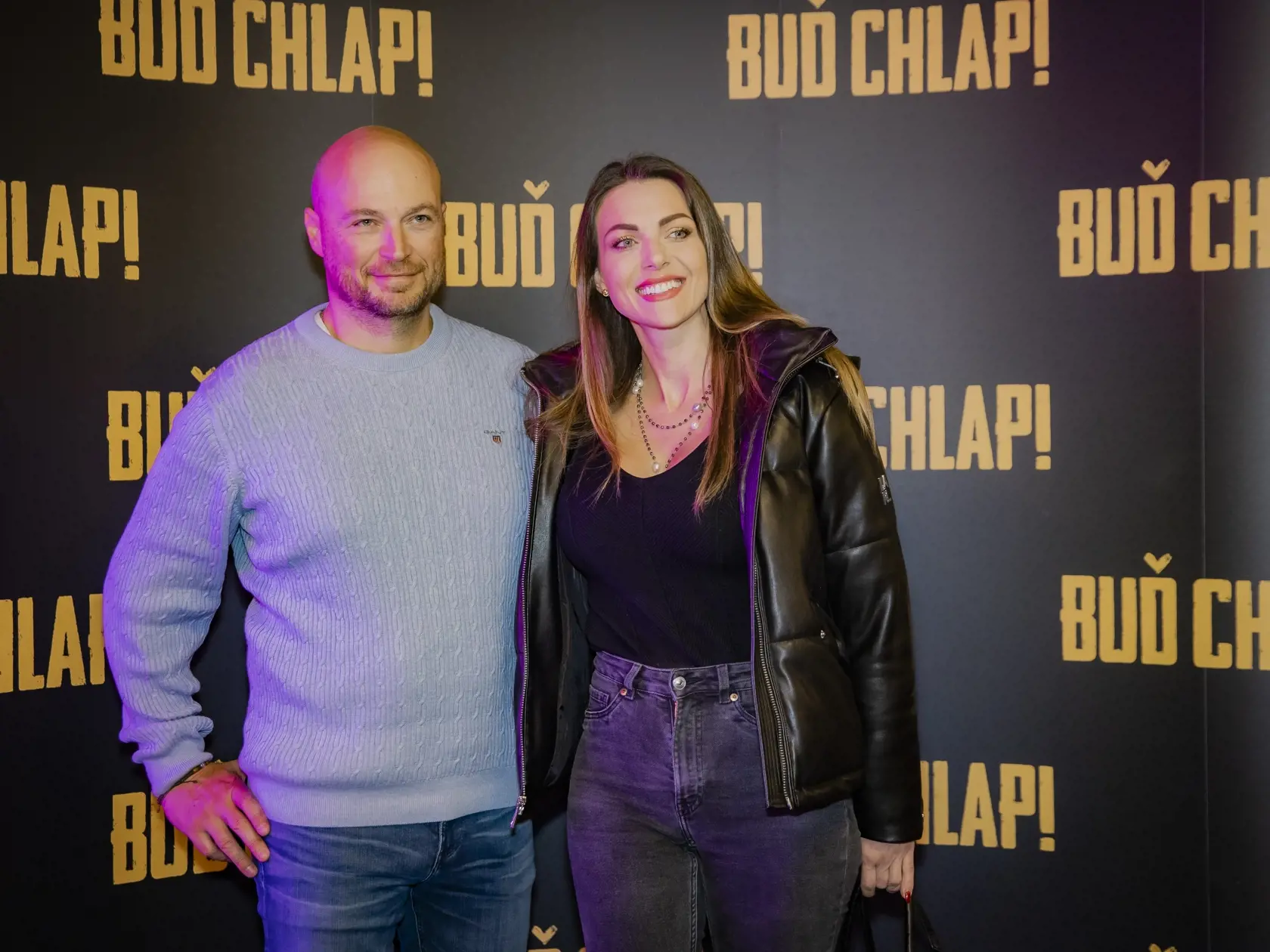 Na snímke Martina Schindlerová s partnerom Marcelom Borisom počas slávnostnej premiéry filmu Buď chlap!
