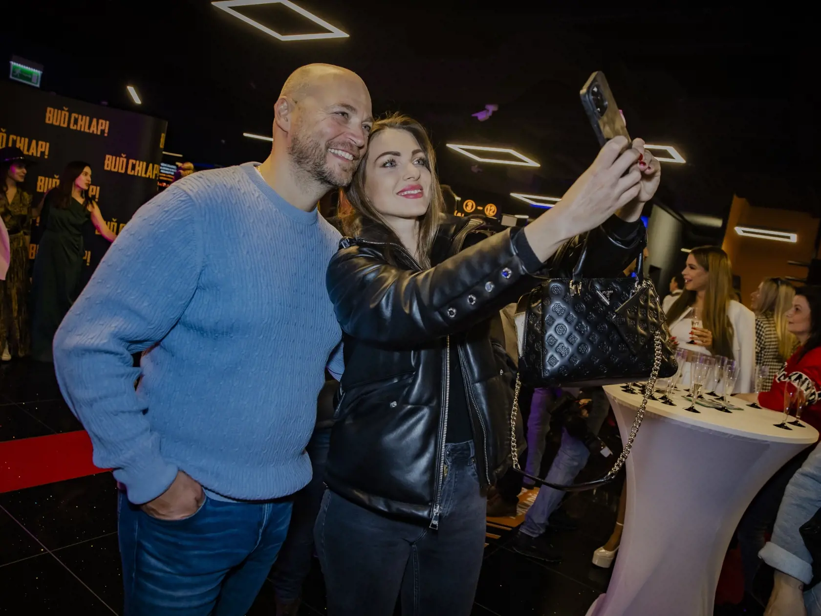 Na snímke Martina Schindlerová s už ex partnerom Marcelom Borisom počas slávnostnej premiéry filmu Buď chlap!