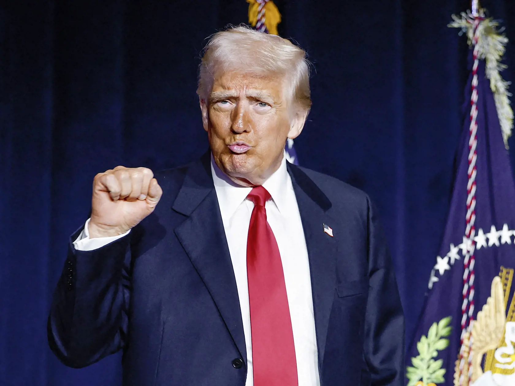 Napriek reakciám ostatných politických lídrov sa Donald Trump nechce vzdať svojho nápadu urobiť z Pásma Gazy druhé Azúrové pobrežie.