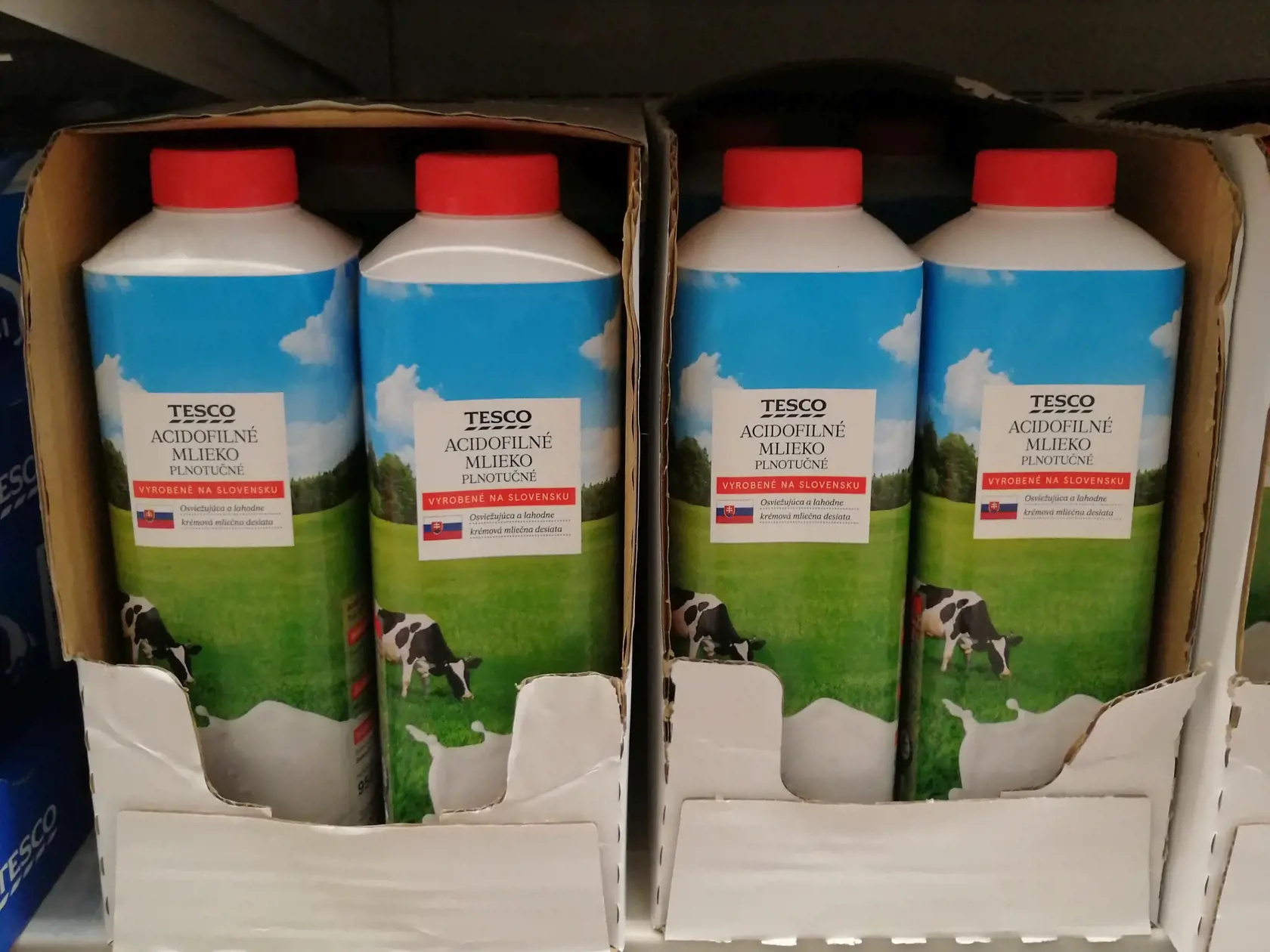 ACIDOFILNÉ MLIEKO: December 0,89 €, Február 0,89 €.