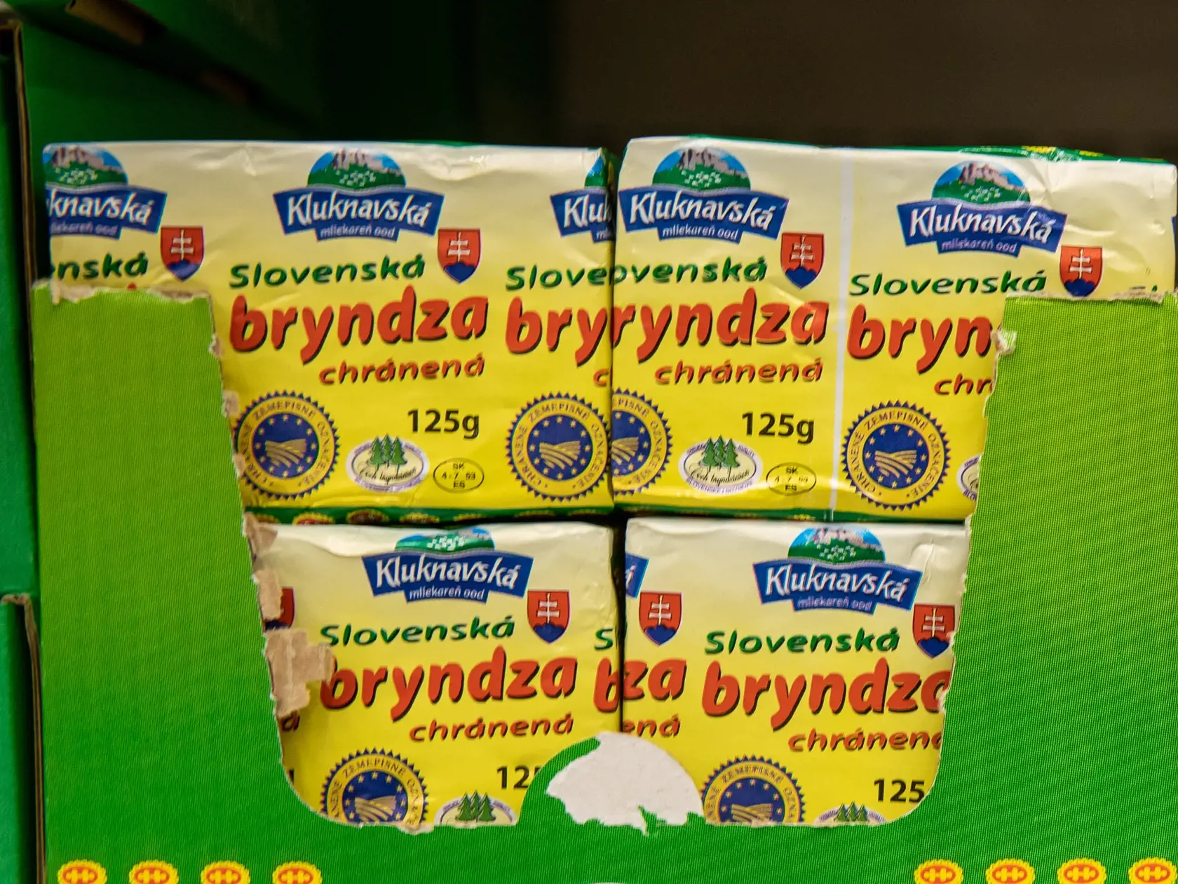 BRYNDZA: December 1,09 €, Február 1,09 €.