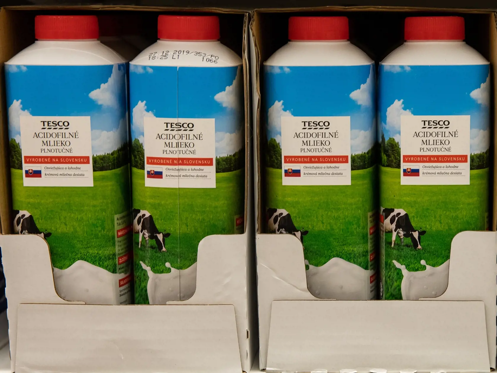 ACIDOFILNÉ MLIEKO: December 0,89 €, Február 0,89 €.