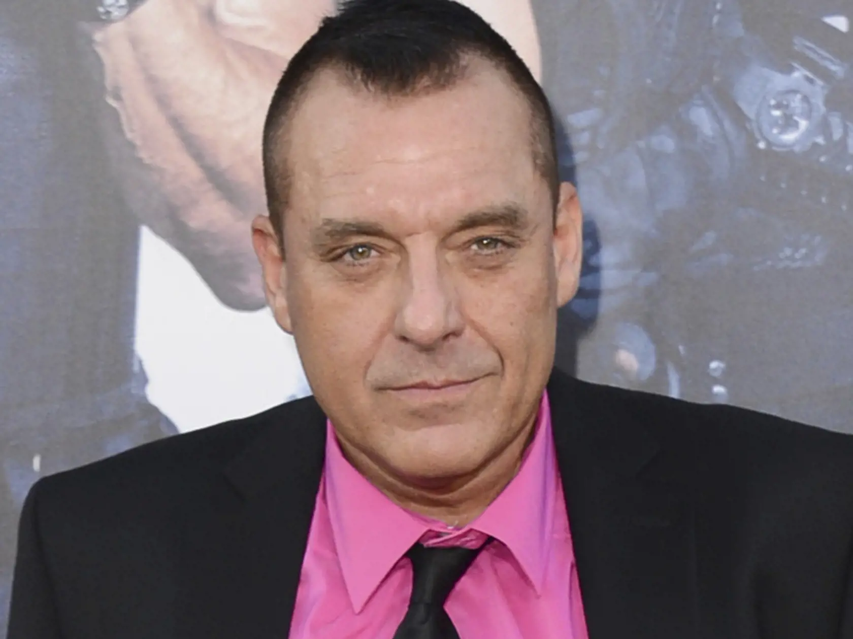 WA 45 archív Los Angeles -  Na archívnej snímke z 11. augusta 2014 americký herec Tom Sizemore prichádza na premiéru filmu The Expendables 3 v Los Angeles. Amerického herca Toma Sizemorea hospitalizovali v kritickom stave po tom, ako v sobotu 18. februára 2023 vo svojom dome v Los Angeles utrpel mozgovú aneuryzmu. FOTO TASR/AP 

FILE - In this Aug. 11, 2014 file photo, actor Tom Sizemore arrives at the premiere of "The Expendables 3" in Los Angeles. Sizemore is in critical condition after suffer