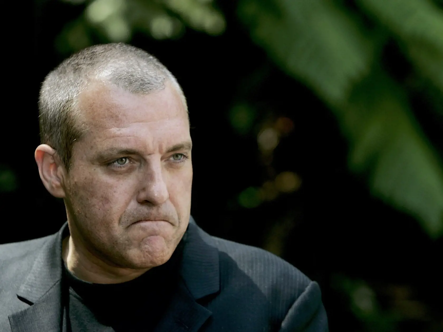 Americký filmový herec Tom Sizemore, ktorého pred dvoma týždňami hospitalizovali v kritickom stave po tom, ako vo svojom dome utrpel mozgovú aneuryzmu, zomrel v piatok vo veku 61 rokov.