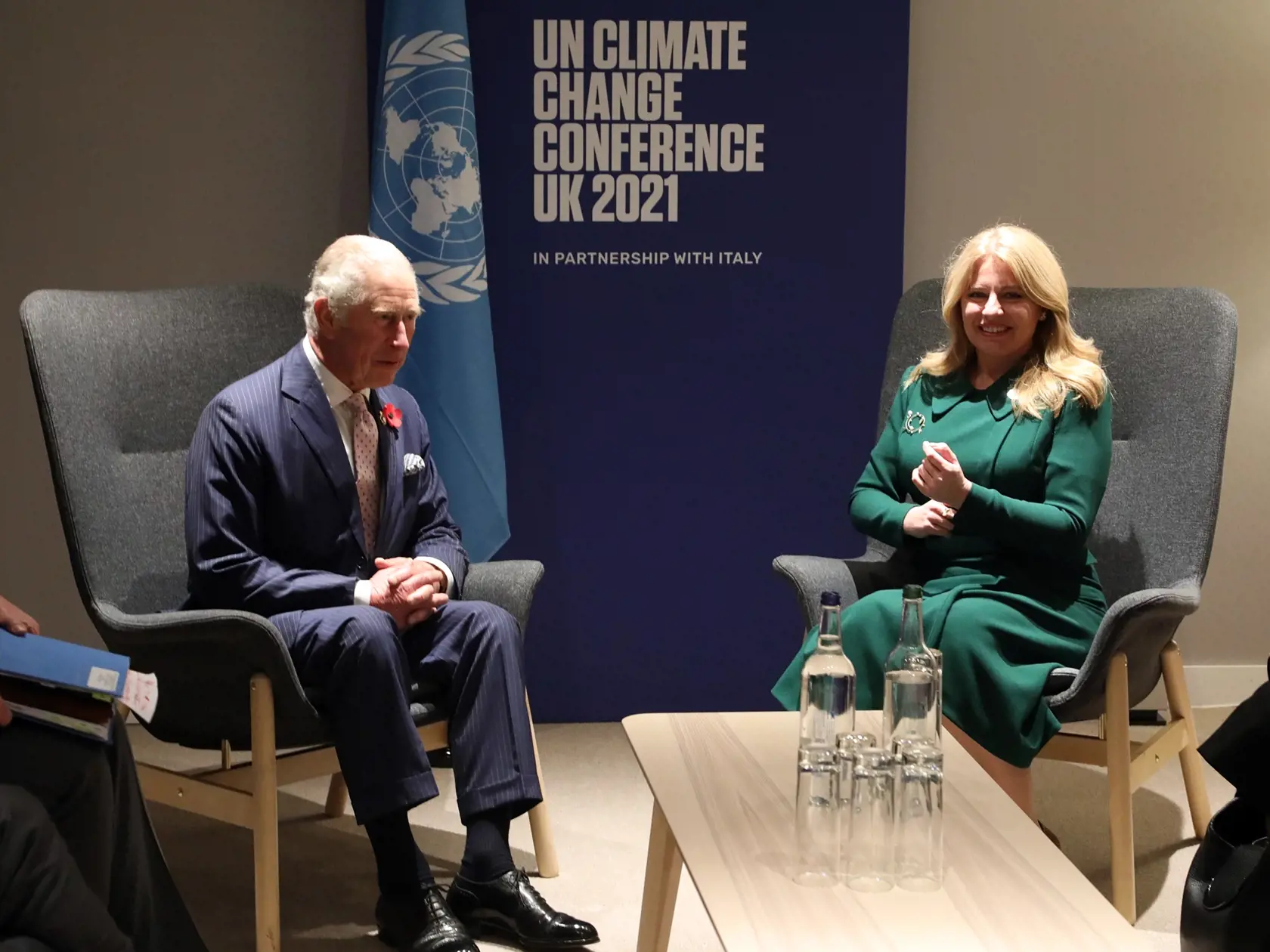 Slovenská prezidentka Zuzana Čaputová sa v rámci klimatickej konferencie v škótskom Glasgowe stretla s britským princom Charlesom, s ktorým diskutovala o opatreniach na ochranu klímy.