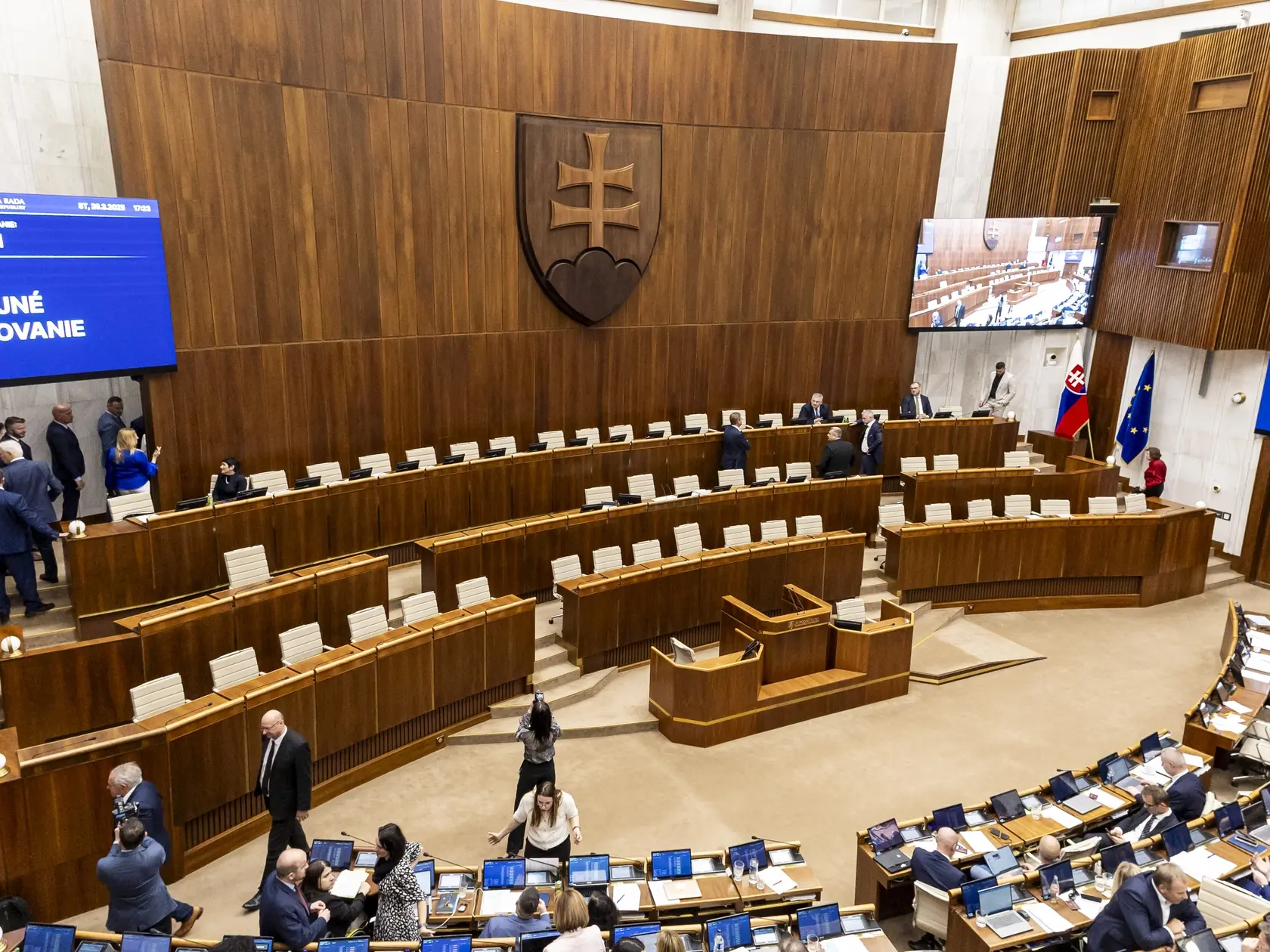 Tajná voľba Richarda Rašiho (Hlas) za predsedu NR SR. 
 