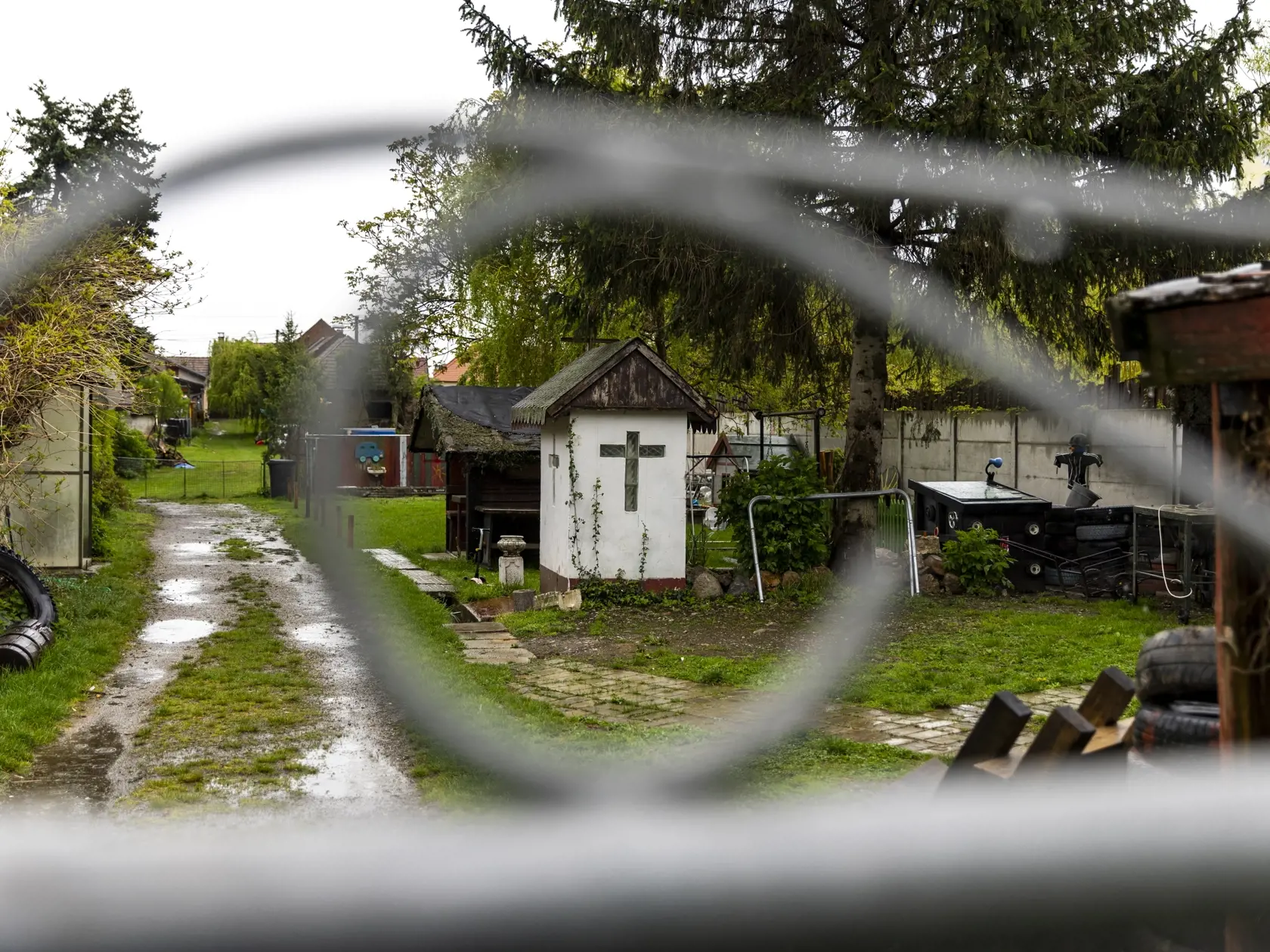 Trnavská polícia vyšetruje hrôzostrašný prípad týrania, ktorého sa mali dopustiť rodičia na svojich 4 deťoch v obci Dolné Orešany. 